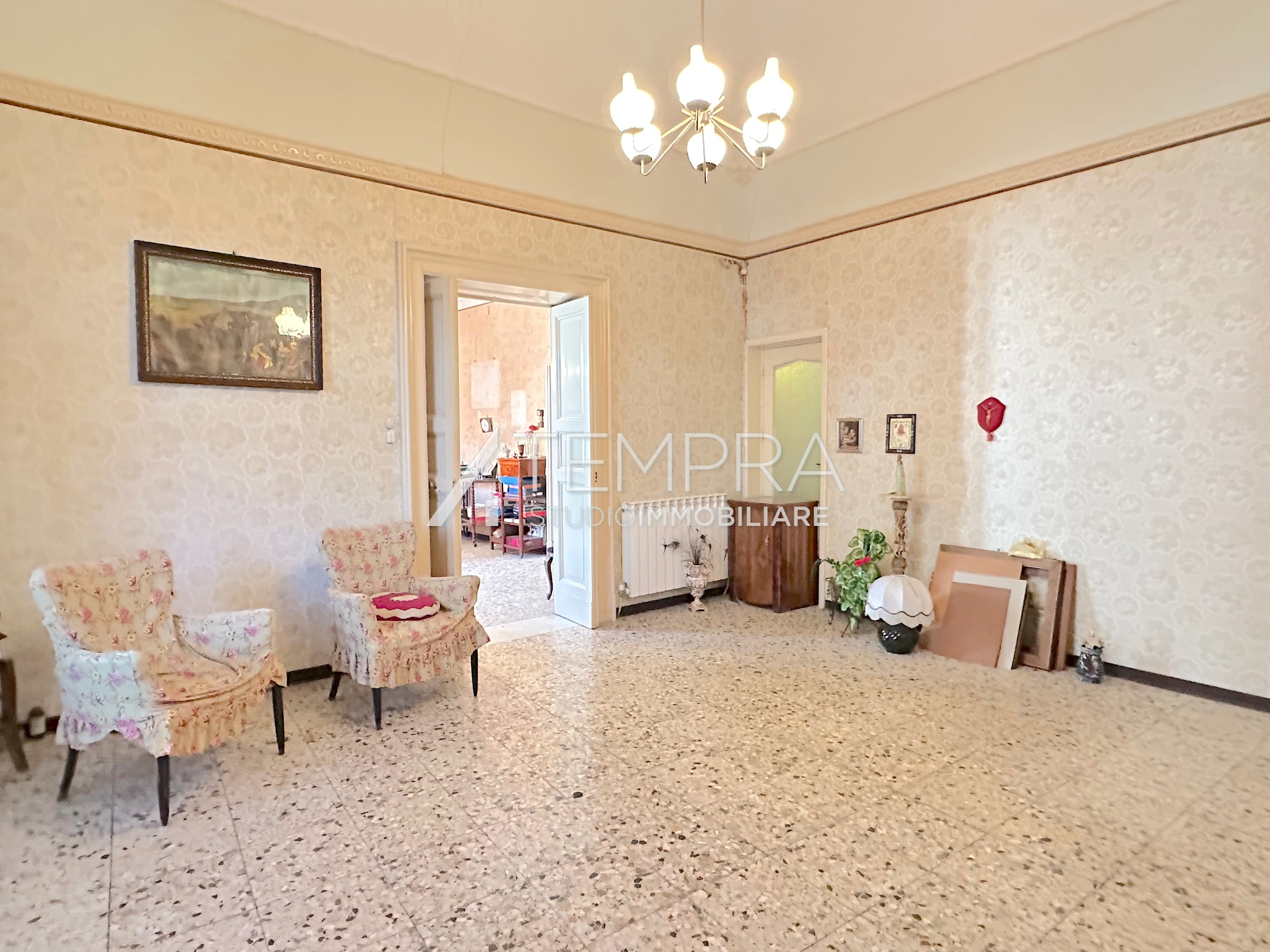 Casa indipendente da ristrutturare in via costa 22, Adrano