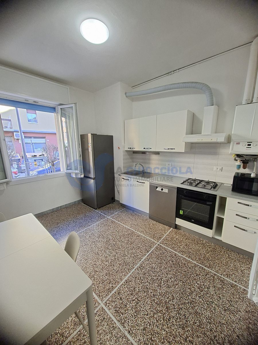 Trilocale ristrutturato in via a. giovannini, Bologna