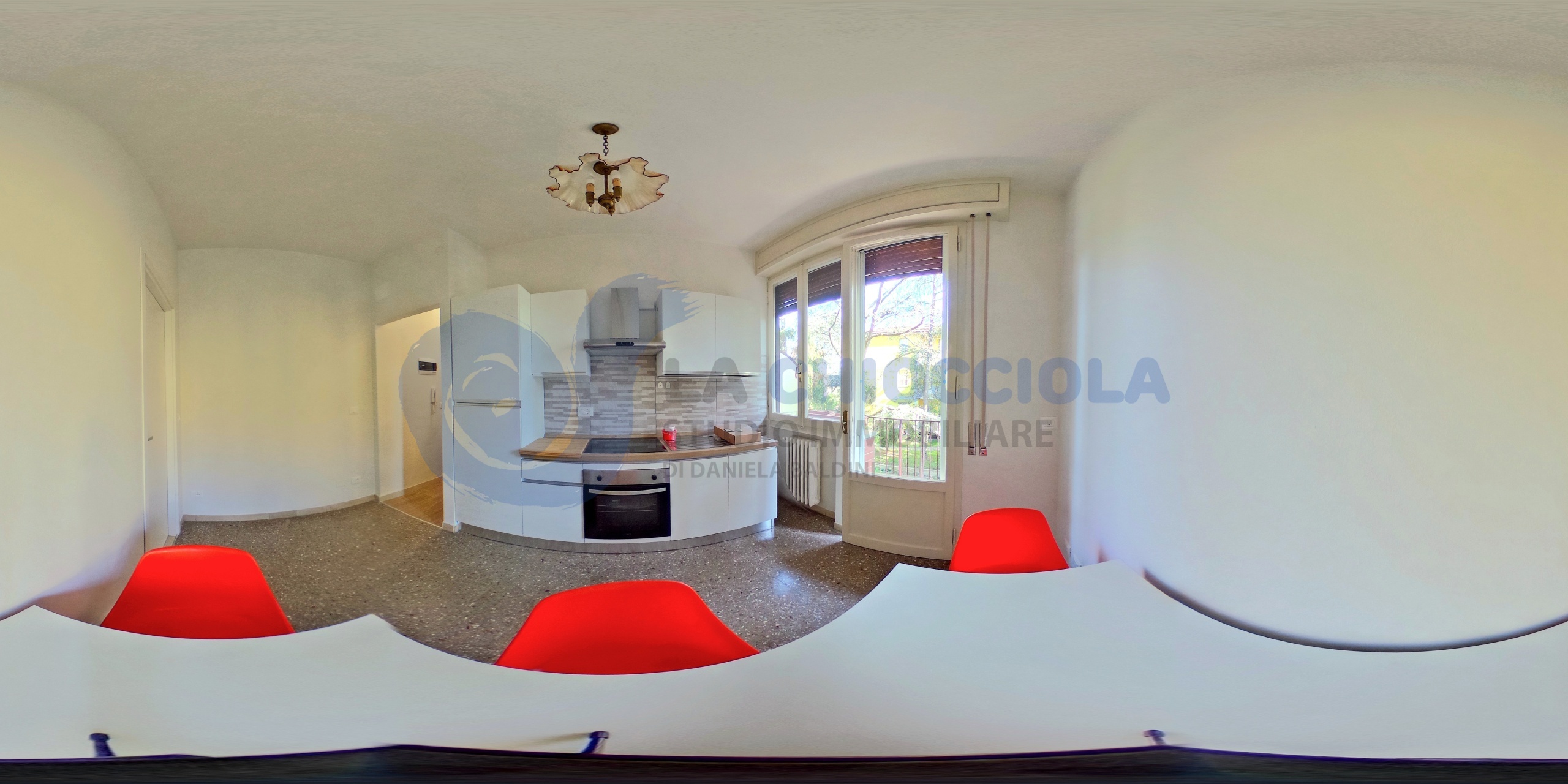 Bilocale ristrutturato in via emilia levante, Bologna