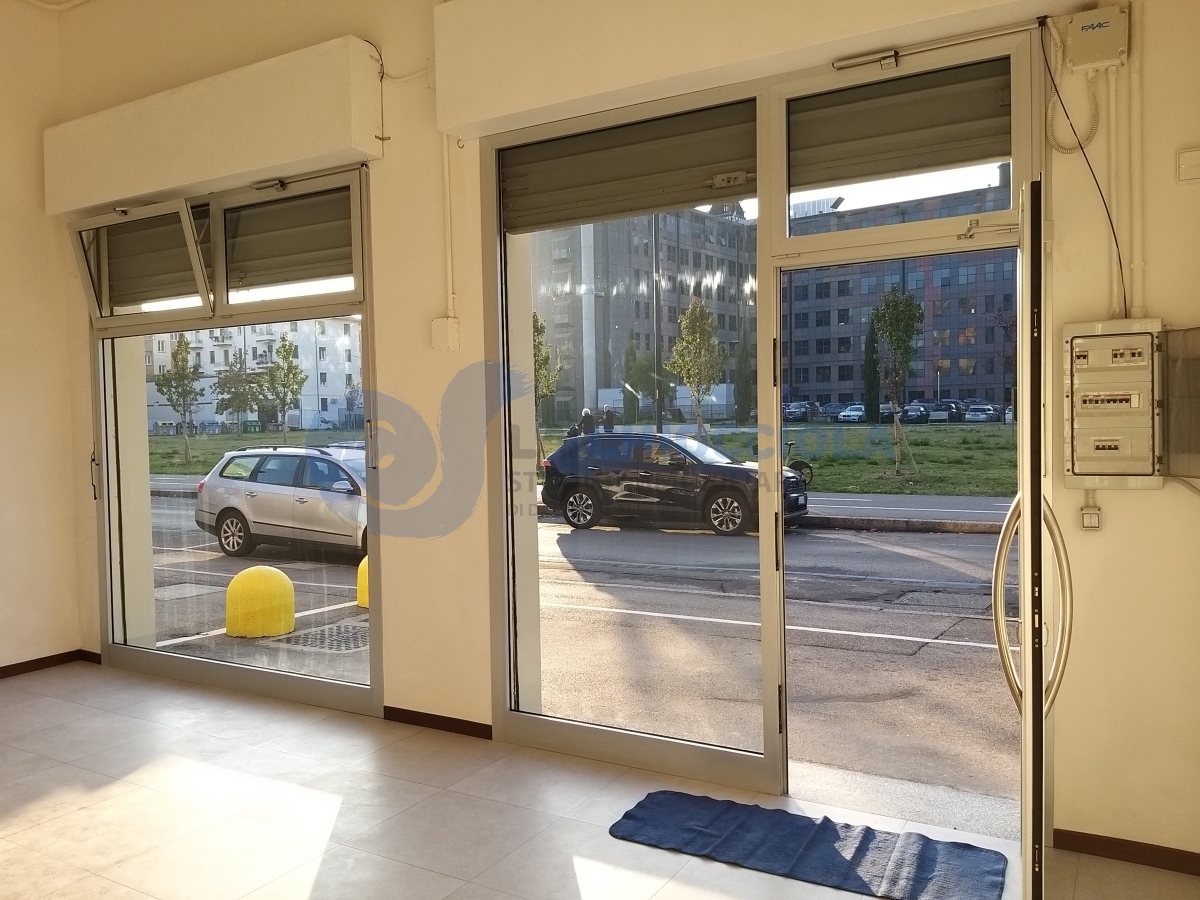 Locale commerciale in affitto, Bologna 04.bolognina