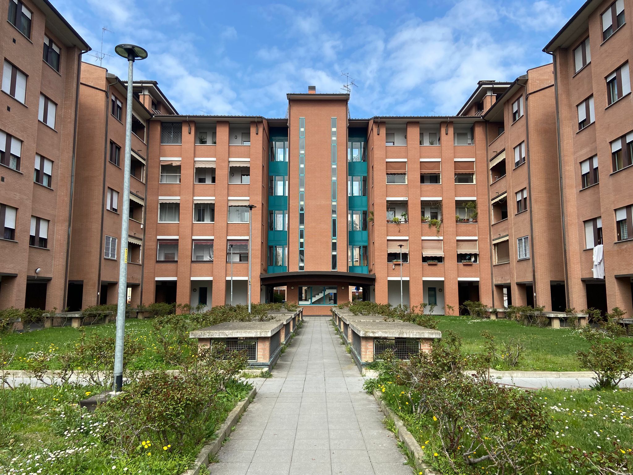 Box/Garage 36mq in vendita in via cleto tomba 9, Bologna