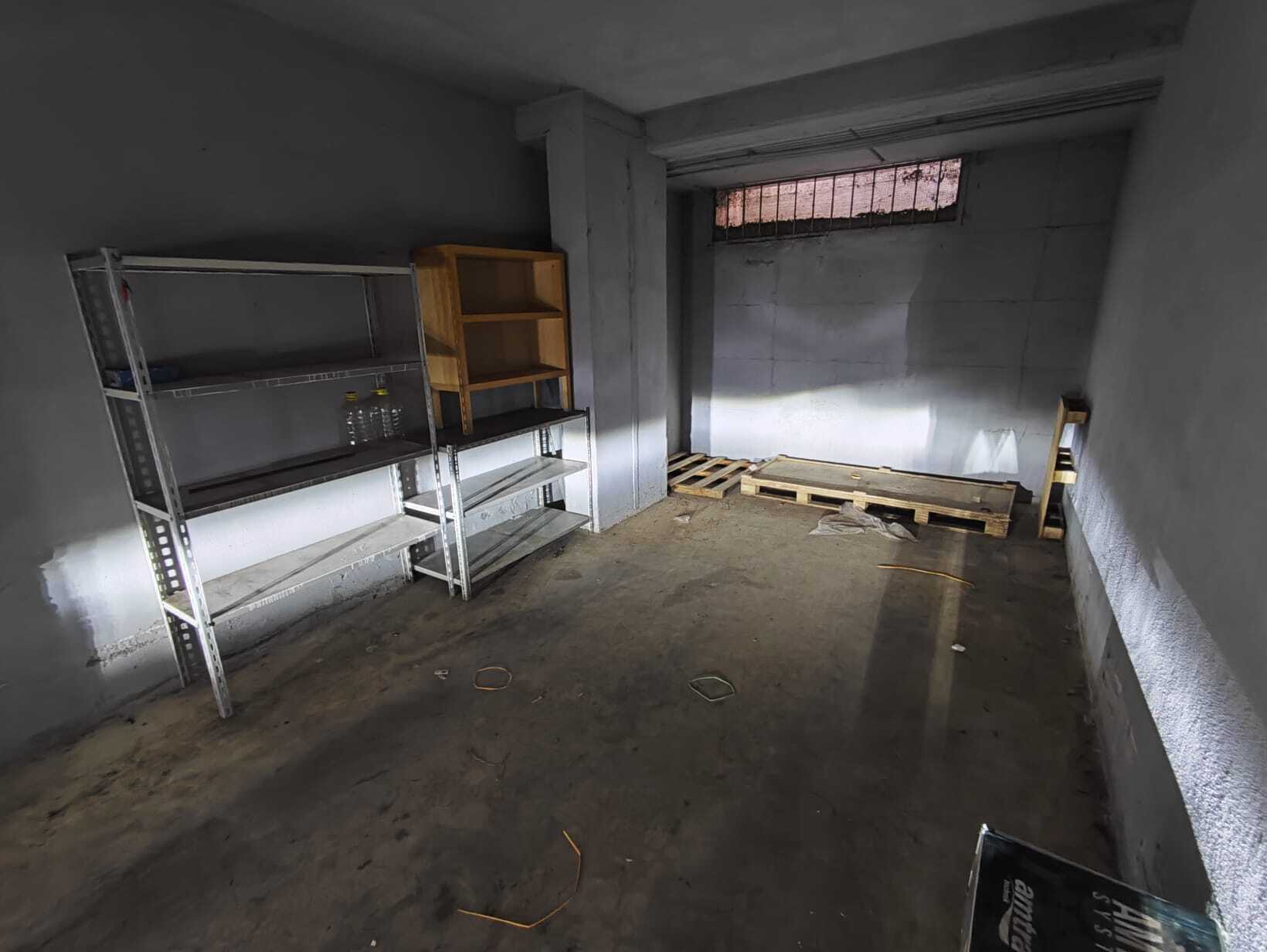 Box/Garage 22mq in vendita in via delle gardenie 7, Tivoli