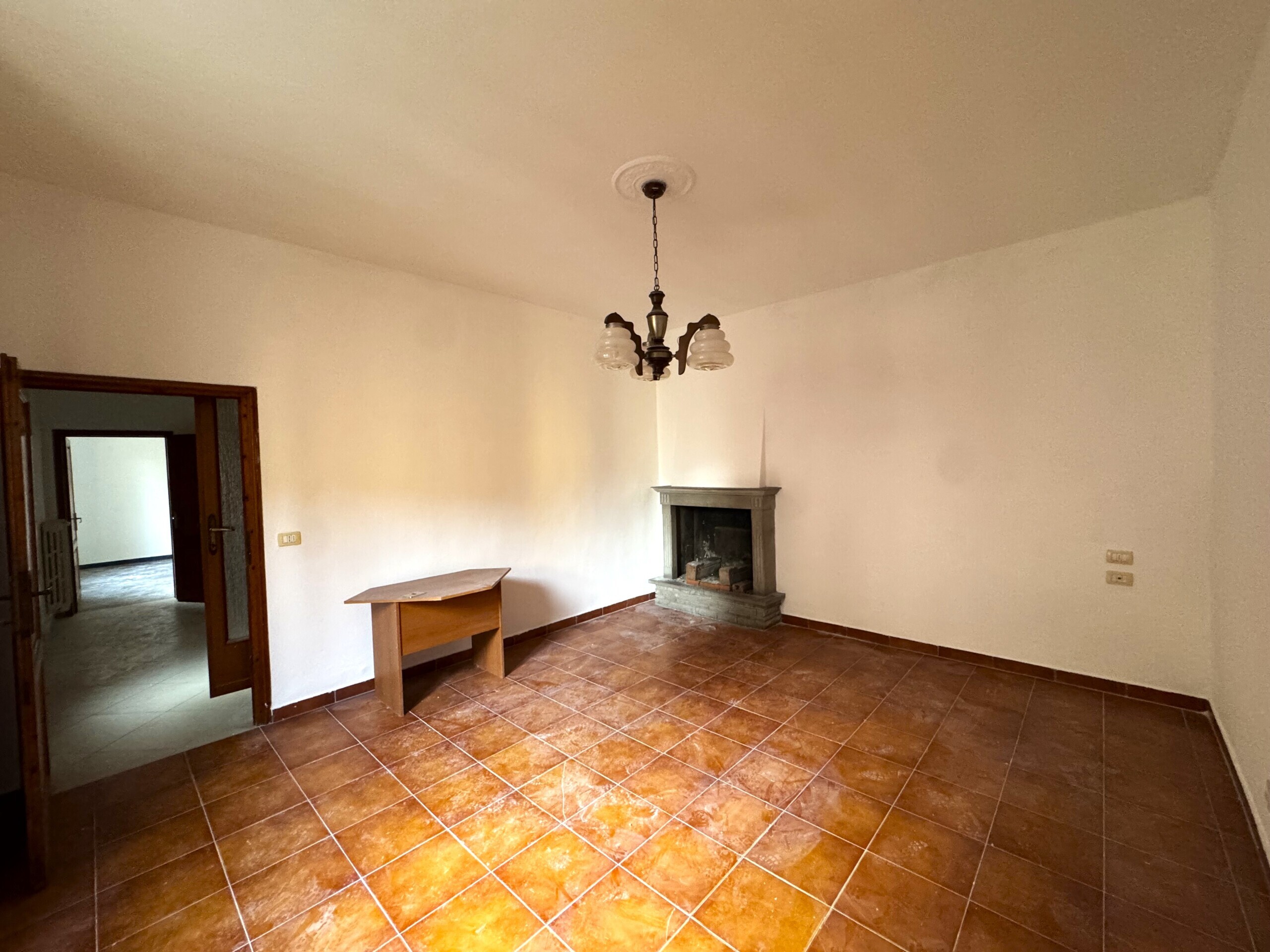 Casa indipendente con giardino in via del bisenzio, Vernio