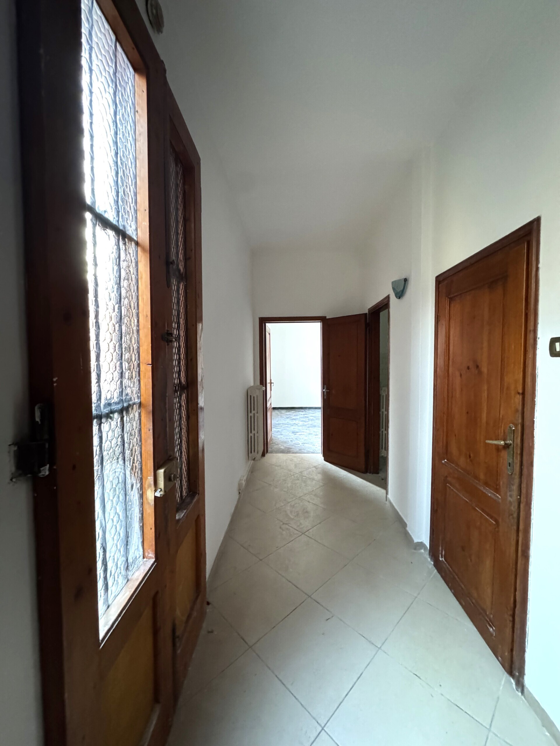 Casa indipendente con giardino in via del bisenzio, Vernio