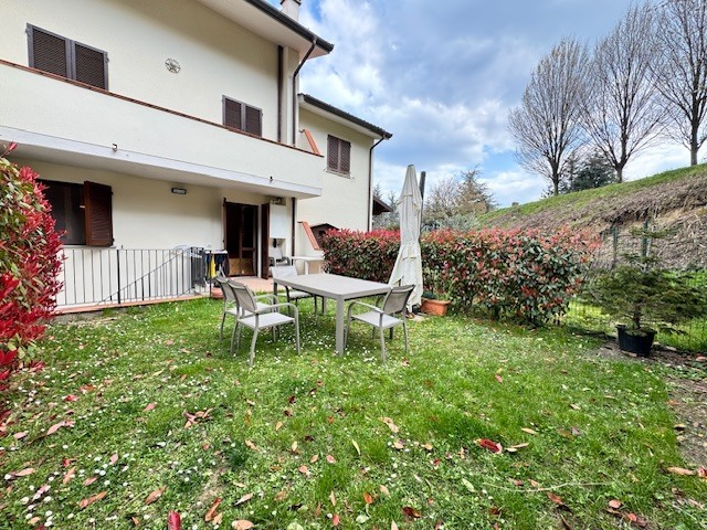 Appartamento con giardino in via pratallame 4, Vaiano