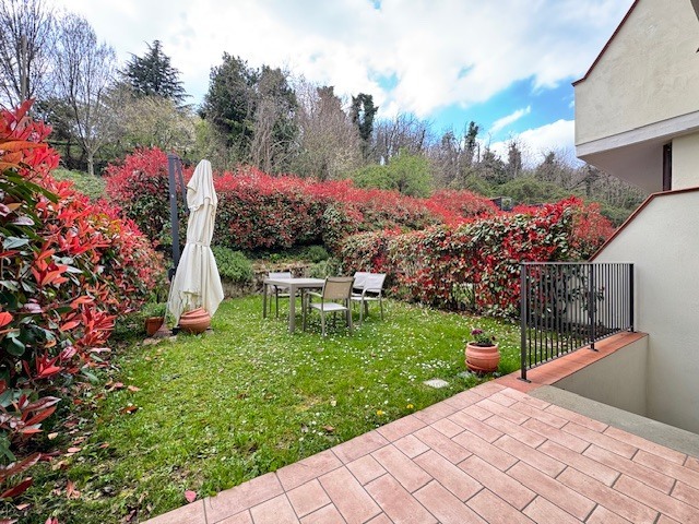 Appartamento con giardino in via pratallame 4, Vaiano