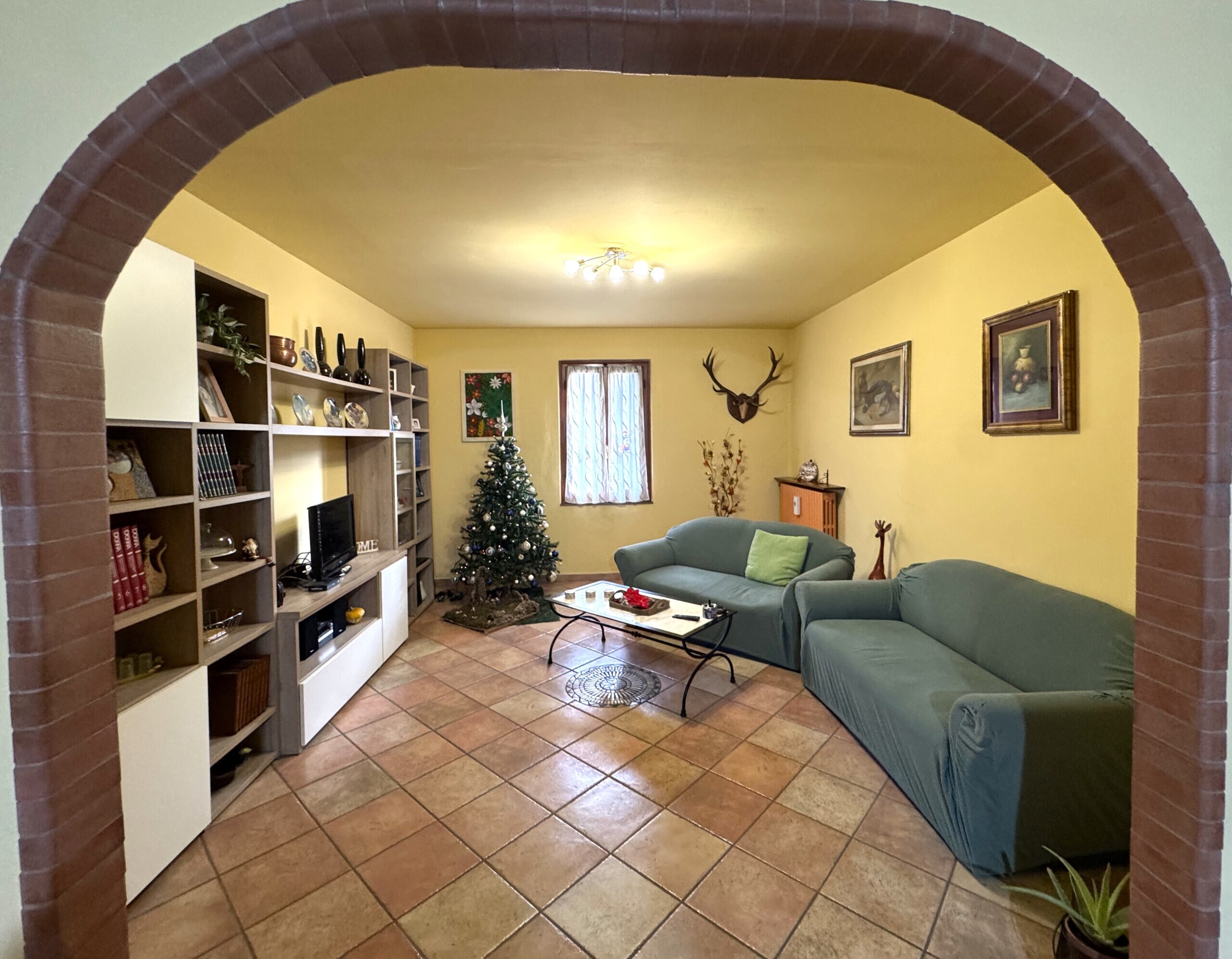 Appartamento con giardino in via del bisenzio, Vernio