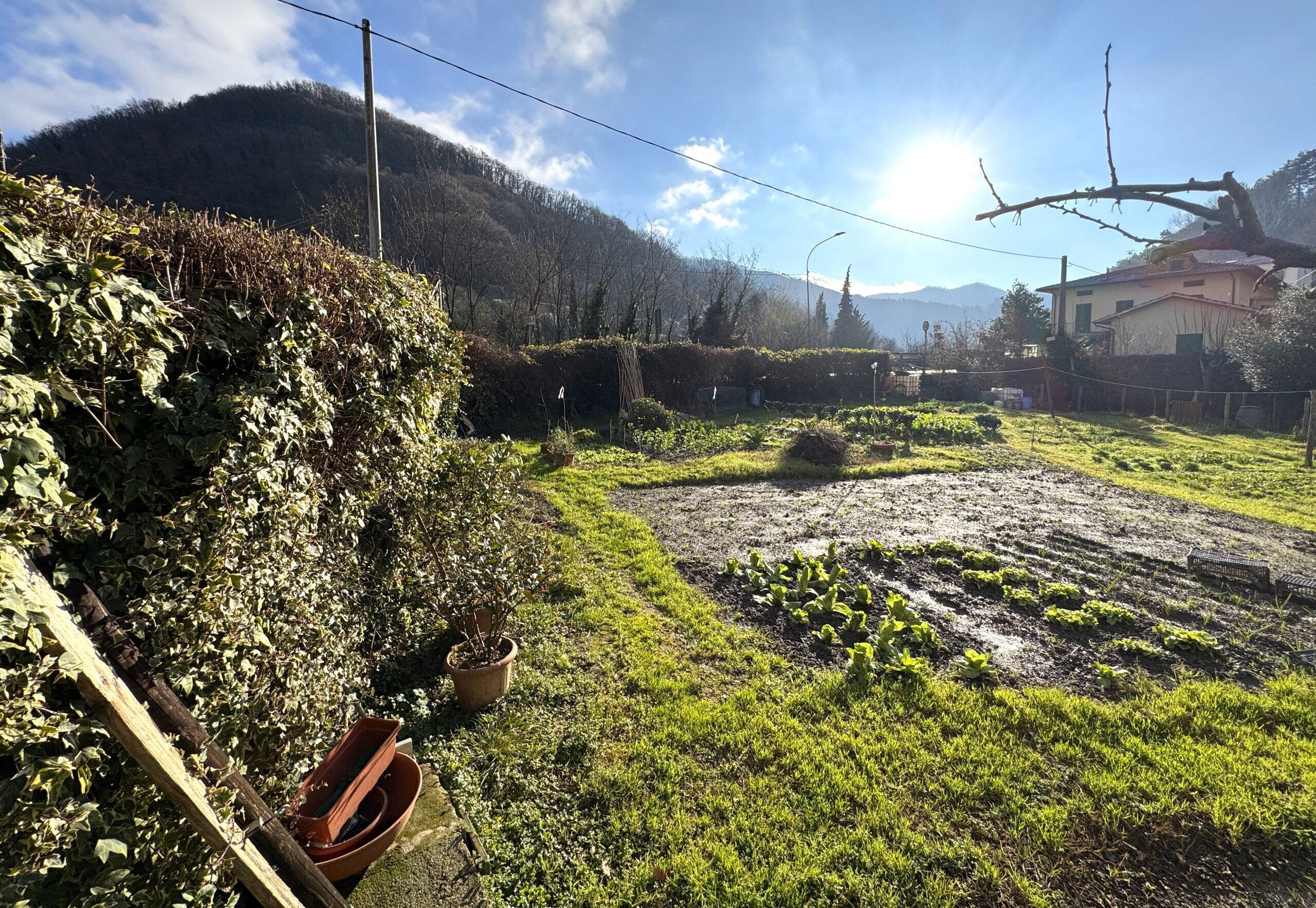 Casa indipendente con giardino in via bolognese, Vernio