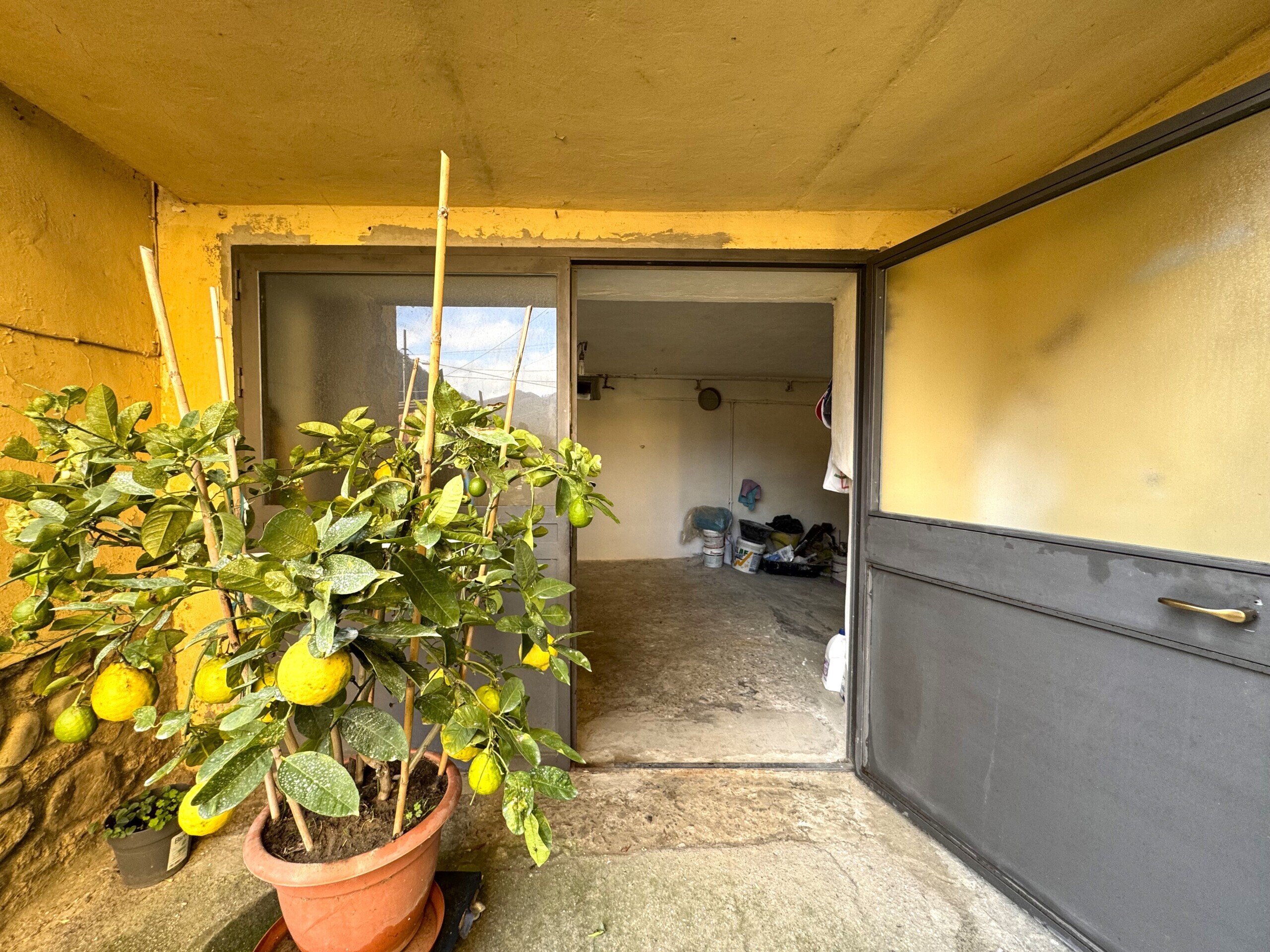 Casa indipendente con giardino in via bolognese, Vernio