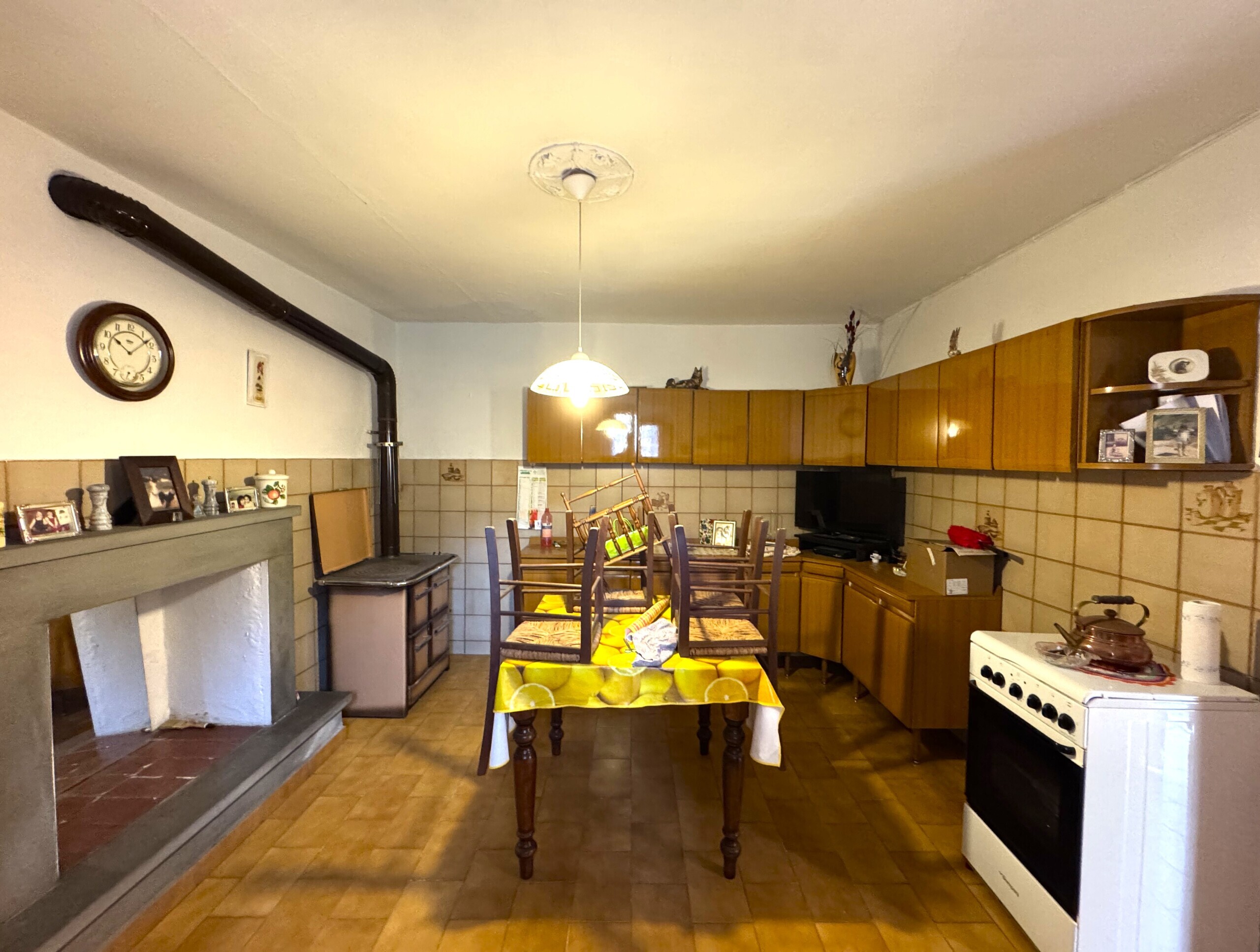 Casa indipendente con giardino in via bolognese, Vernio