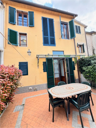 Casa indipendente con giardino in via roma 63, Vaiano