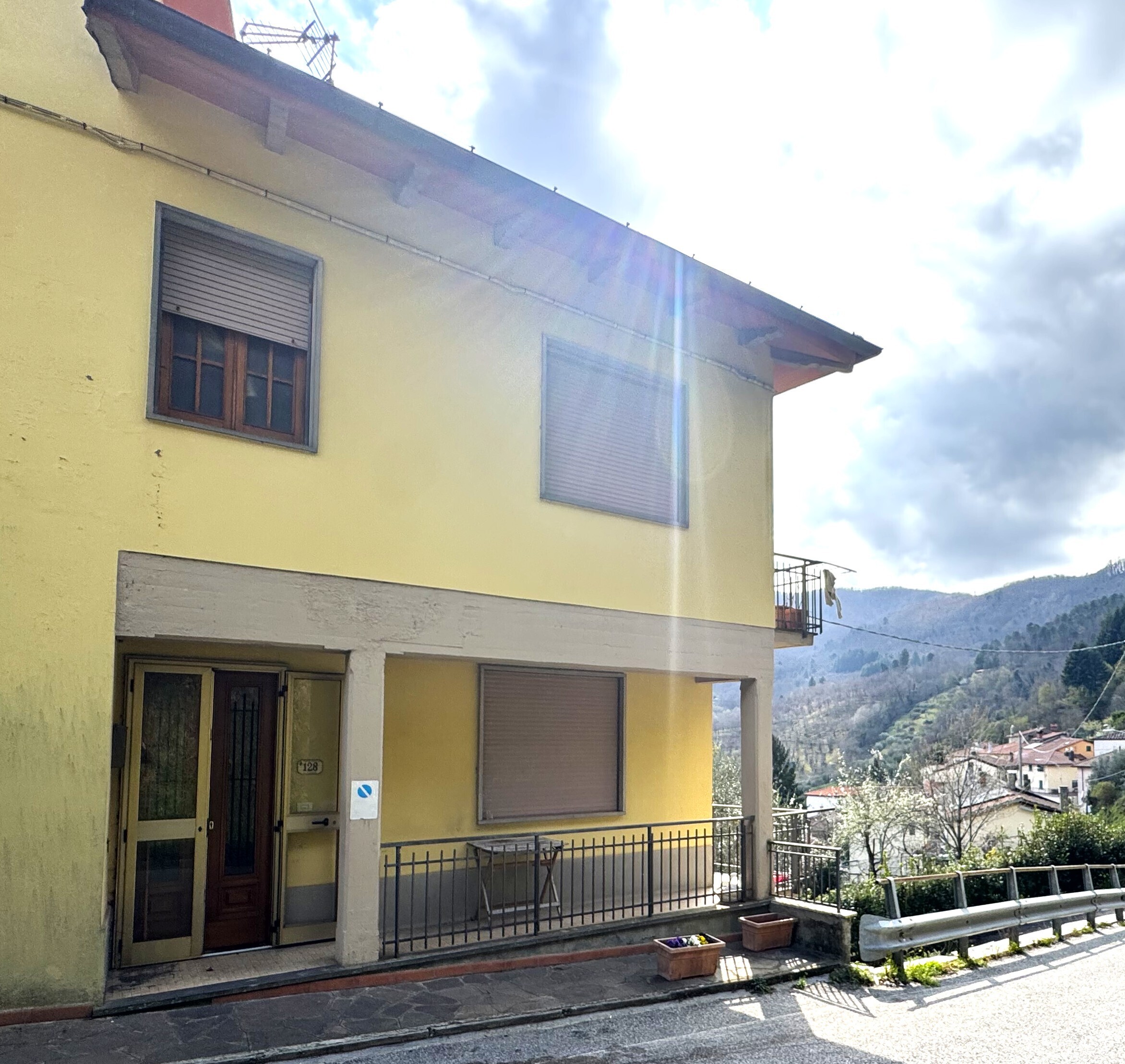 Casa indipendente con terrazzo in via di migliana, Cantagallo