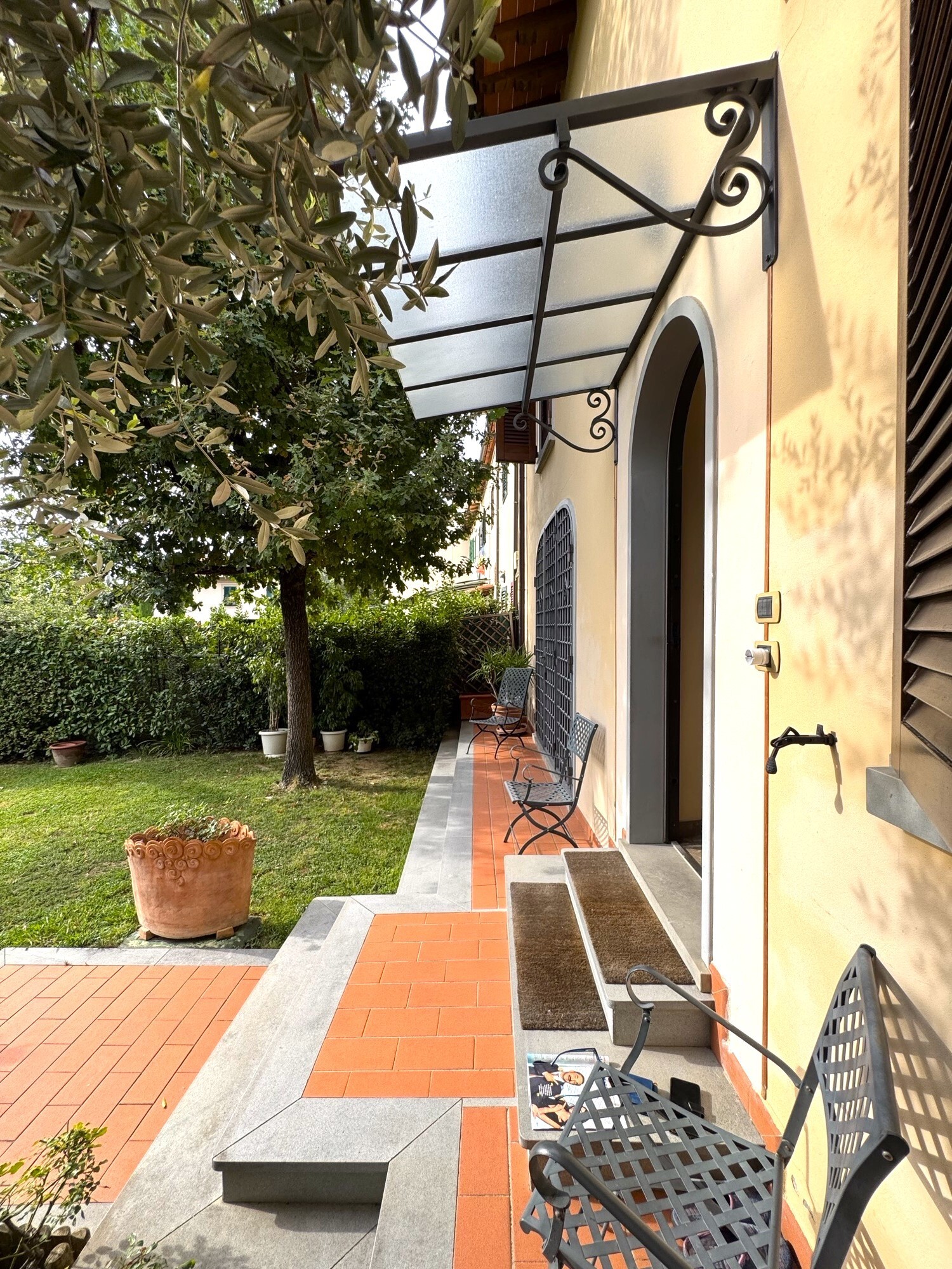 Casa indipendente con giardino in via di cantagallo, Prato