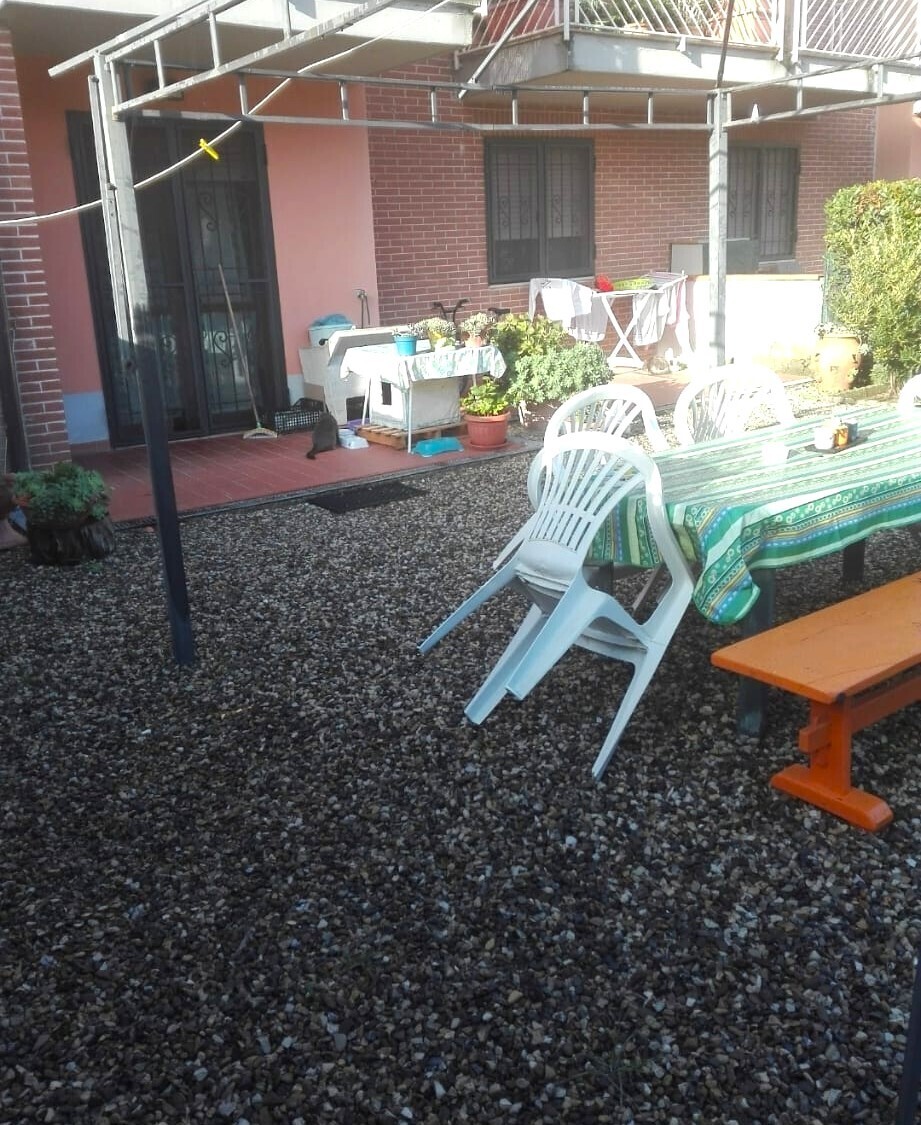 Quadrilocale con giardino in via della quercia, Vaiano