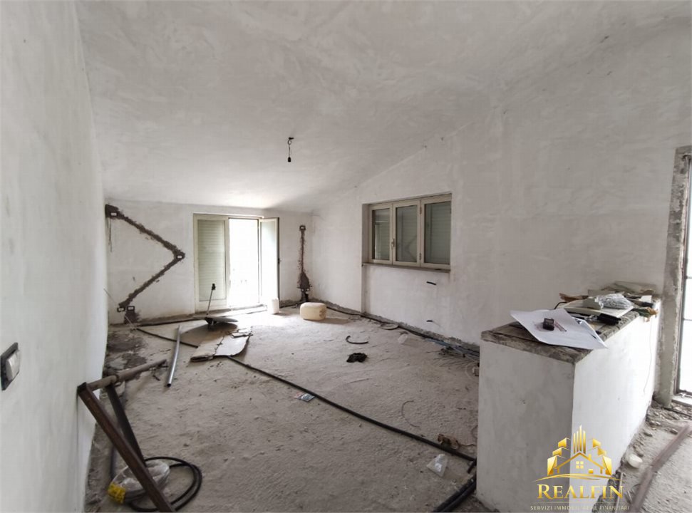 Locale commerciale in vendita a San Pietro Infine