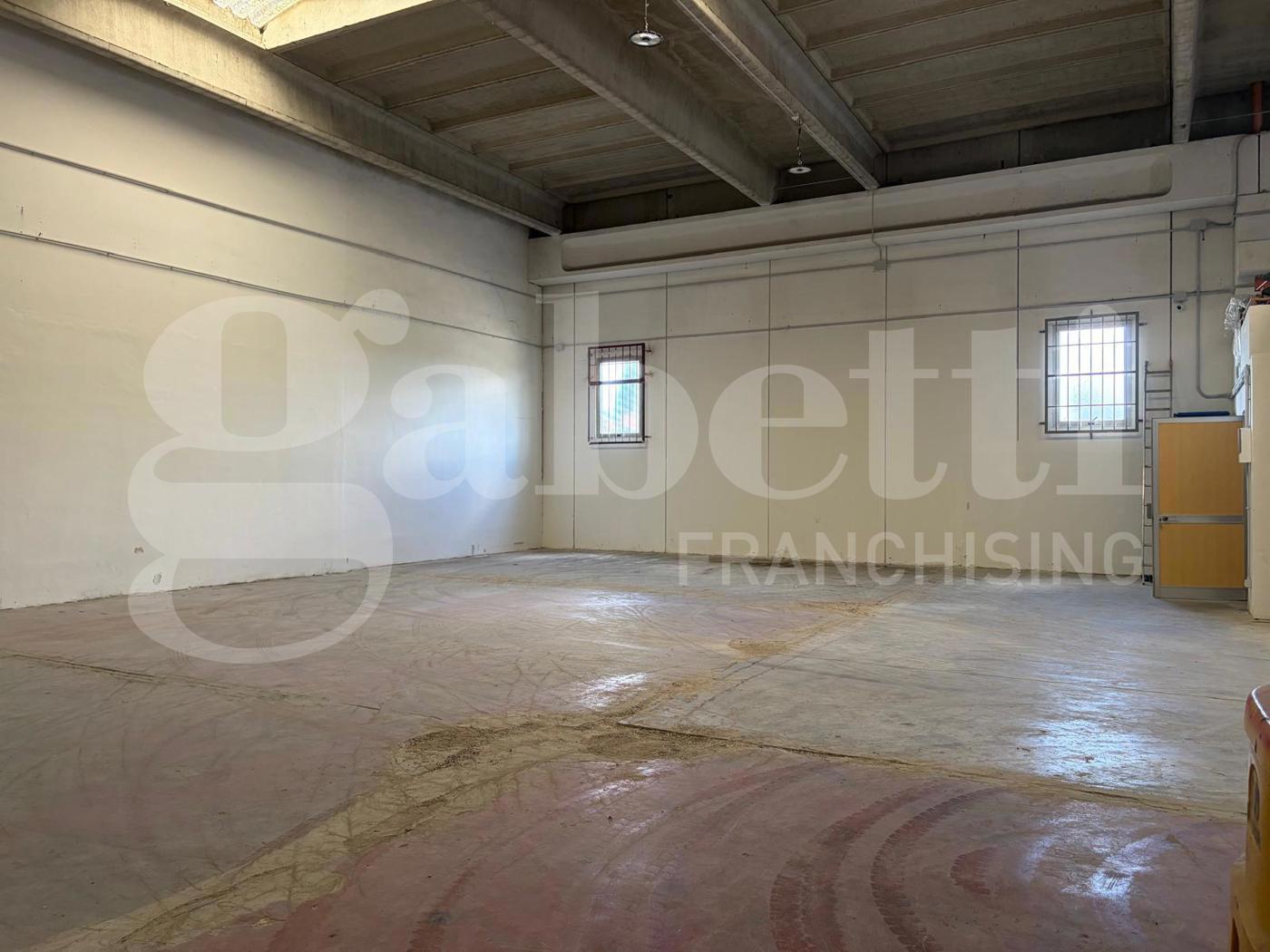 Capannone in affitto a Latina