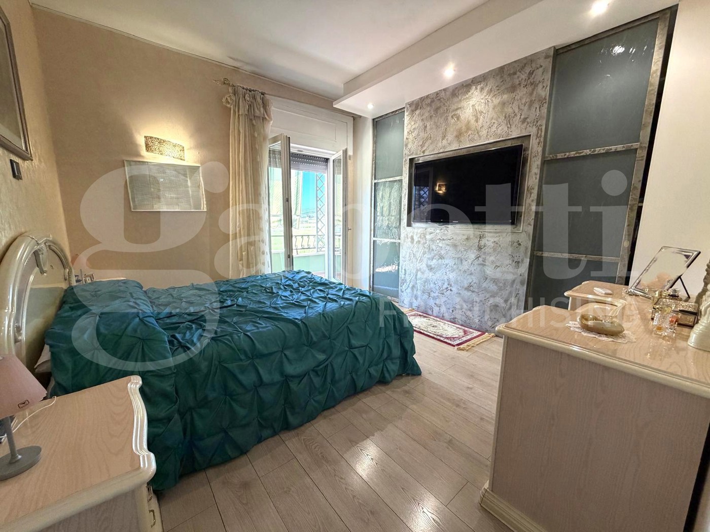 Villa Bifamiliare ristrutturata a Latina