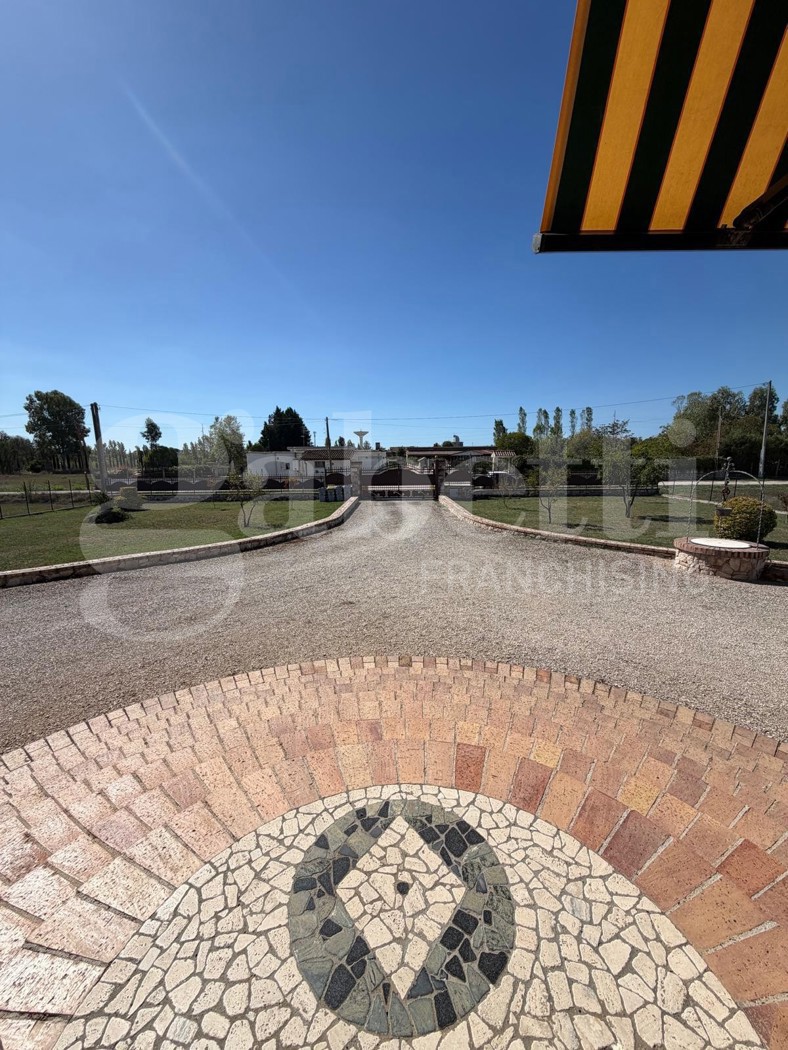 Villa con giardino a Latina