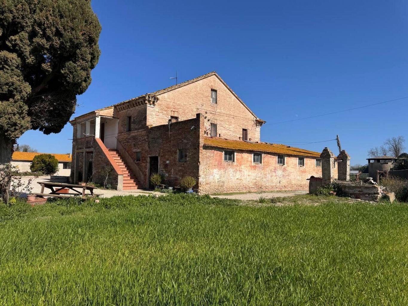 Rustico in vendita a Potenza Picena