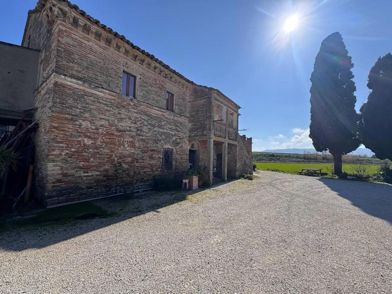 Rustico in vendita a Potenza Picena