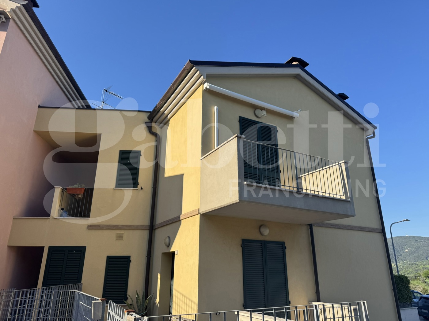 Quadrilocale arredato in affitto a Camerano