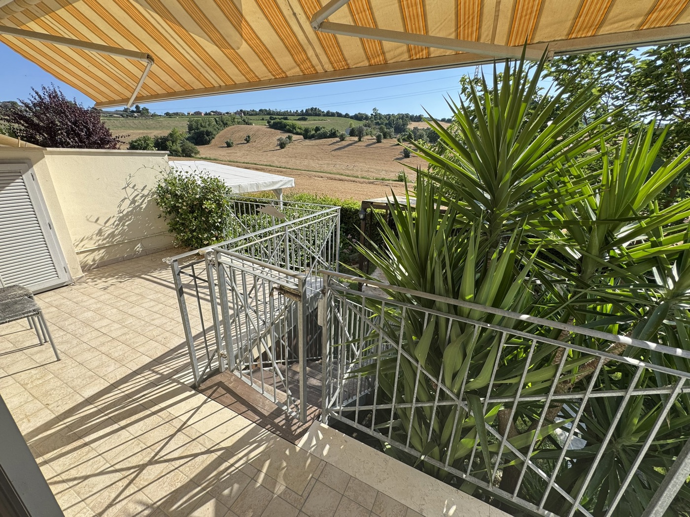 Villa arredata in affitto a Osimo