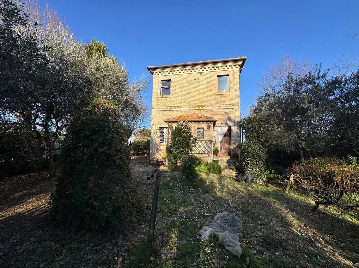 Casa indipendente con giardino a Recanati