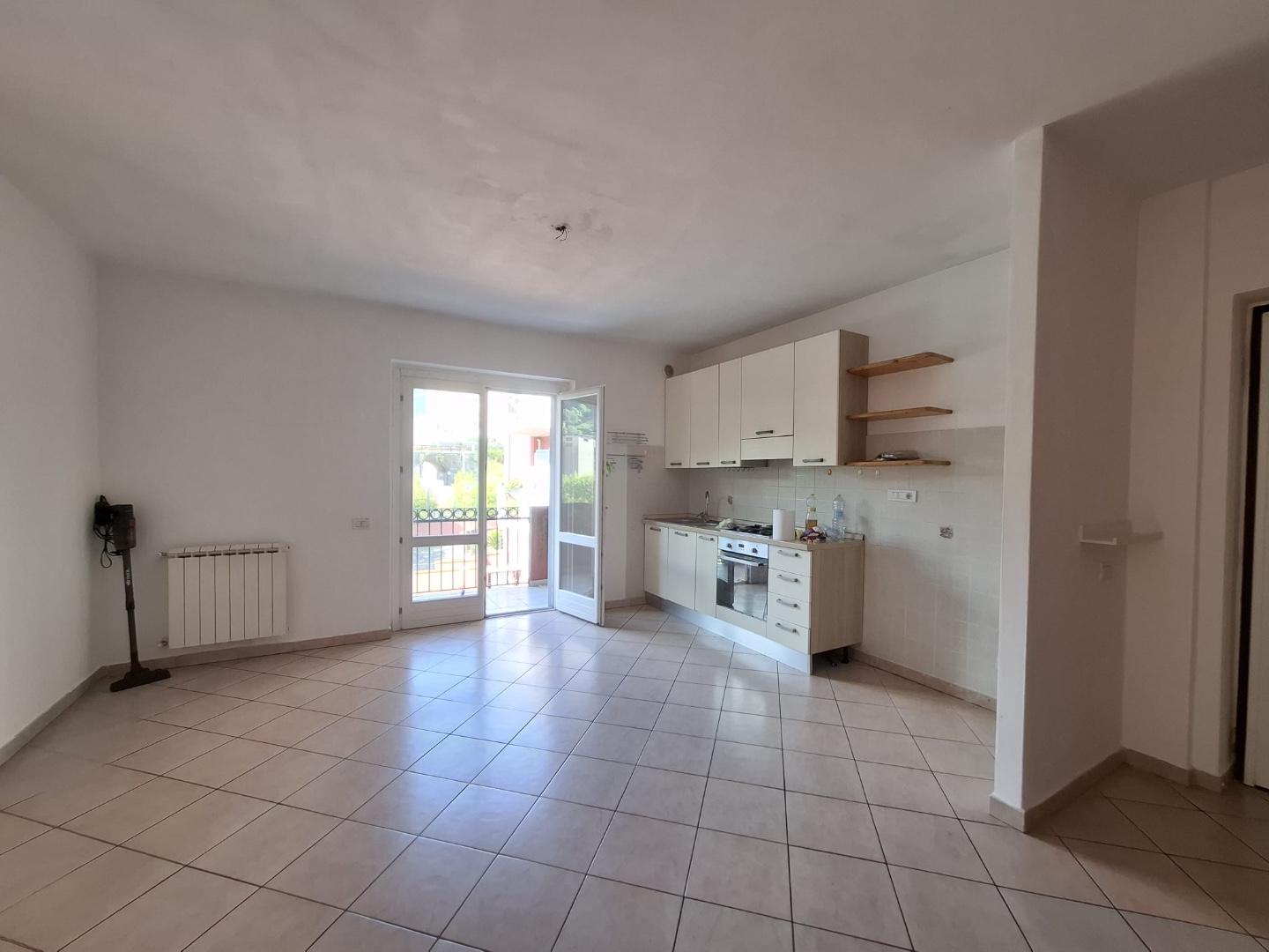 Trilocale in affitto a Carrara