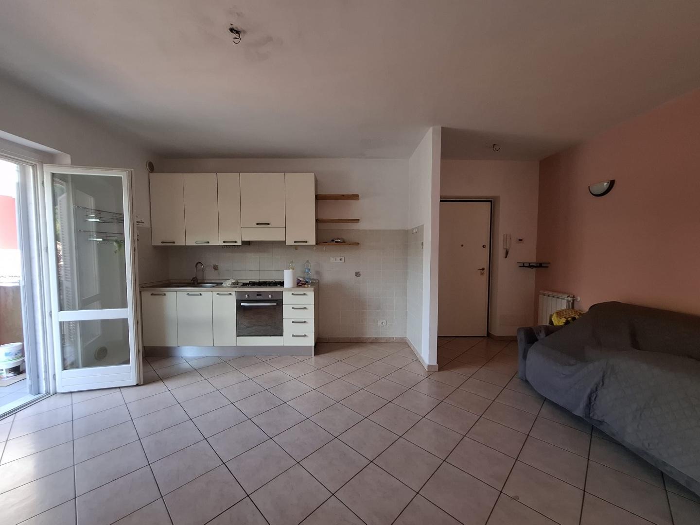Trilocale in affitto a Carrara