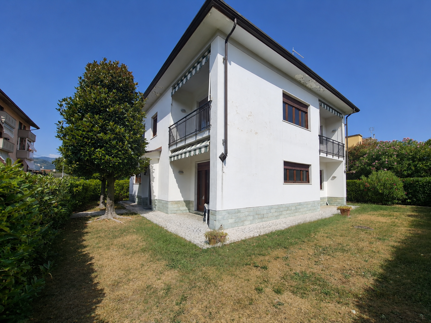 Casa indipendente con giardino, Carrara marina di