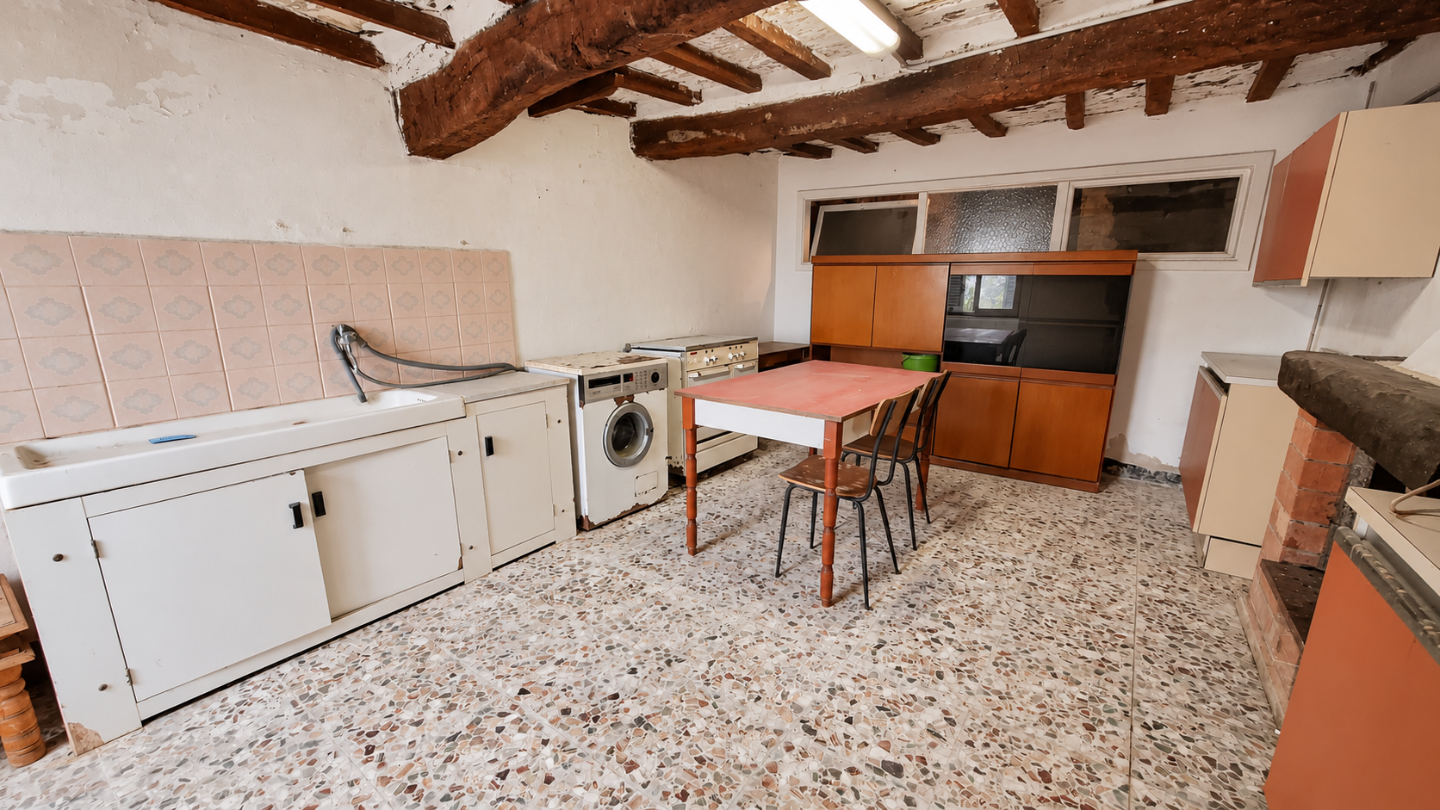 Casa indipendente con giardino a Ortonovo