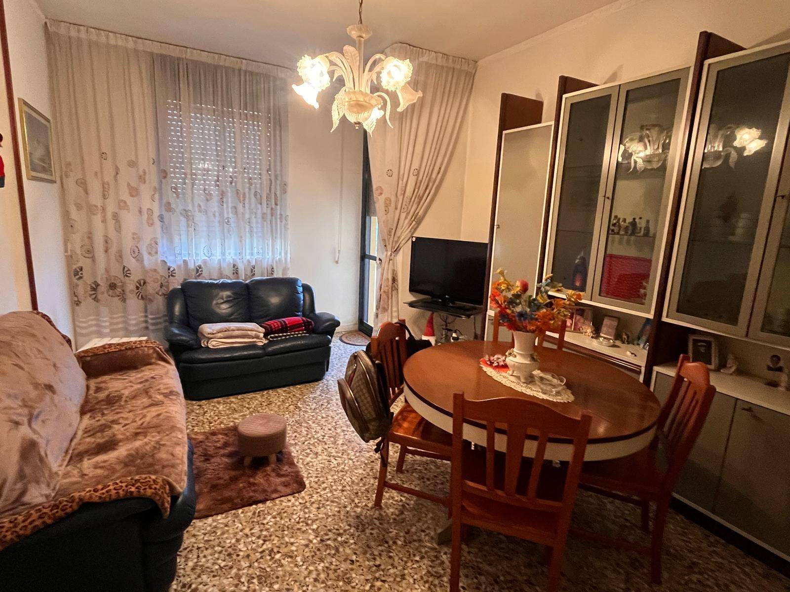 Appartamento in vendita a Taranto, Q.re Paolo VI