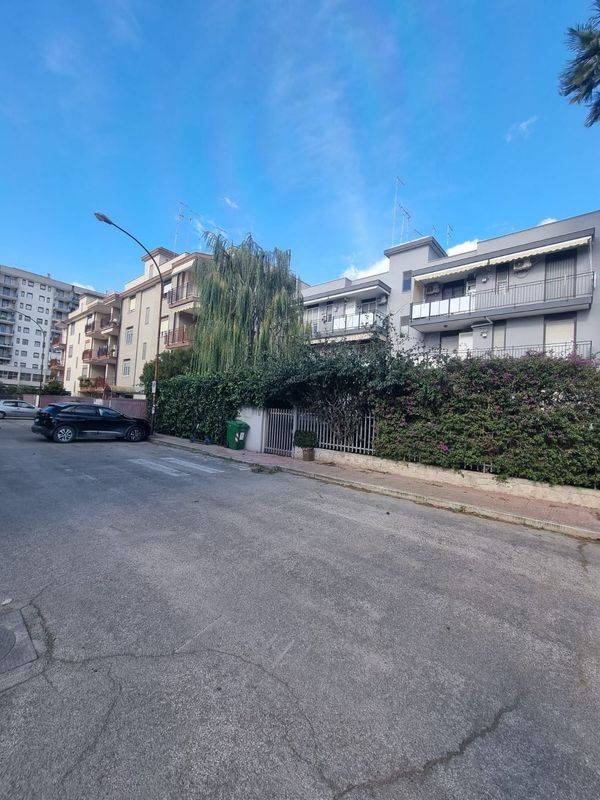 Appartamento in vendita a Taranto, Salinella