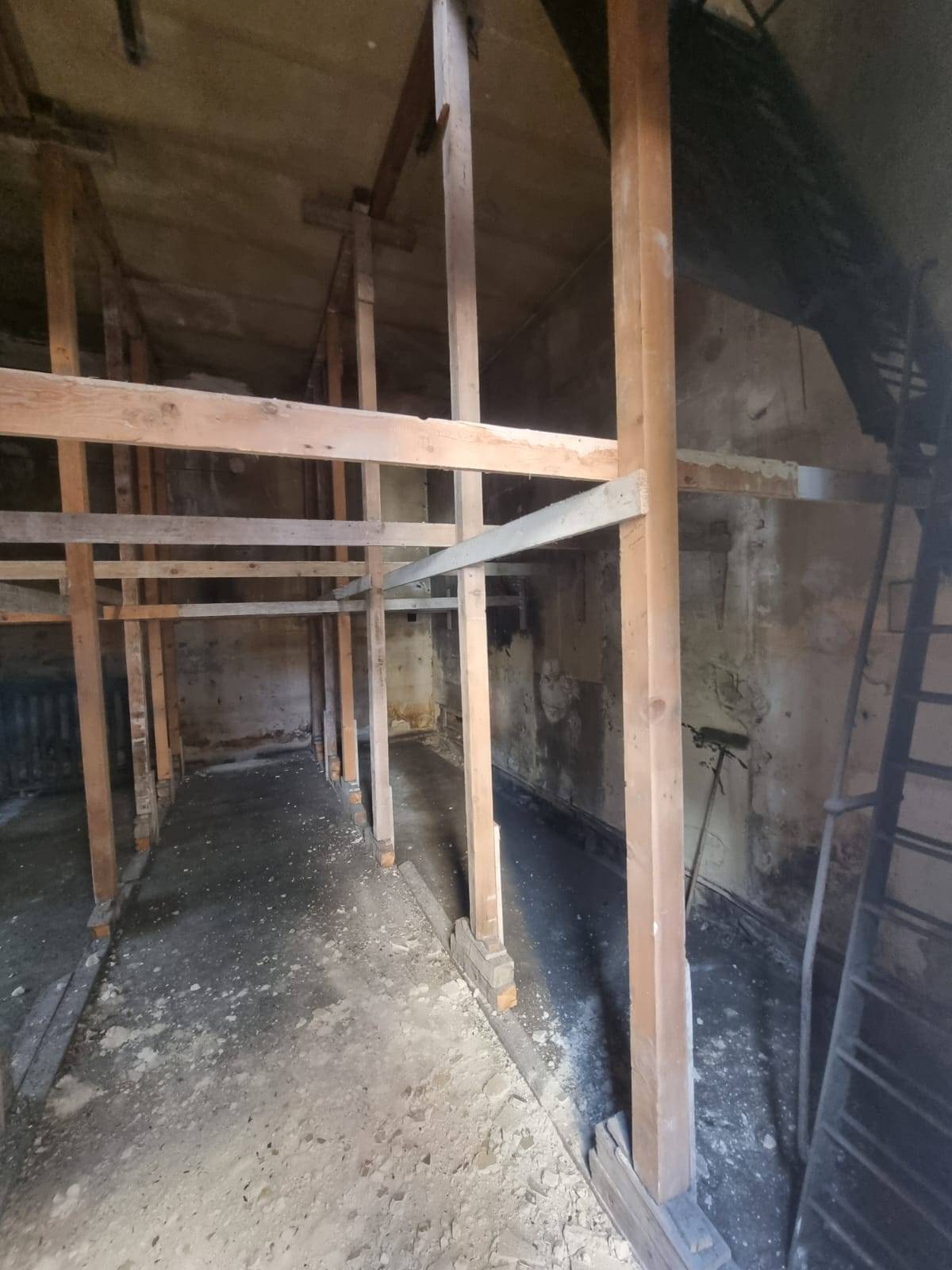 Deposito in vendita a Taranto