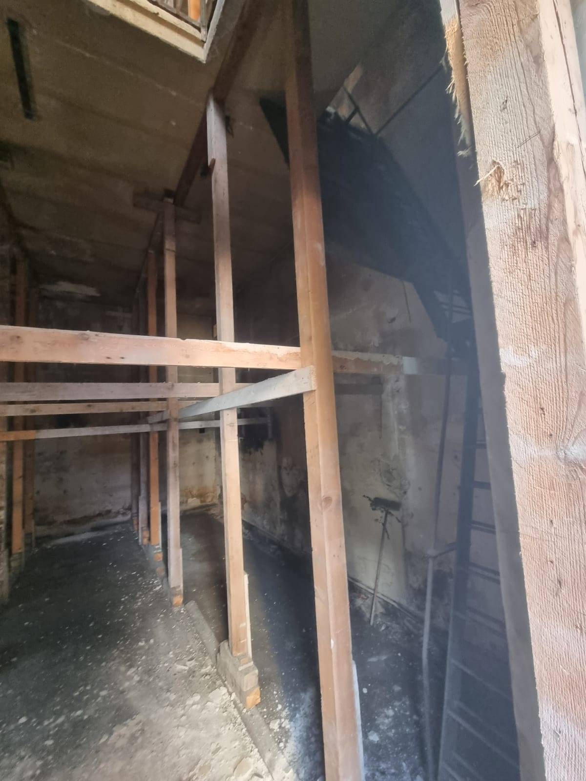 Deposito in vendita a Taranto