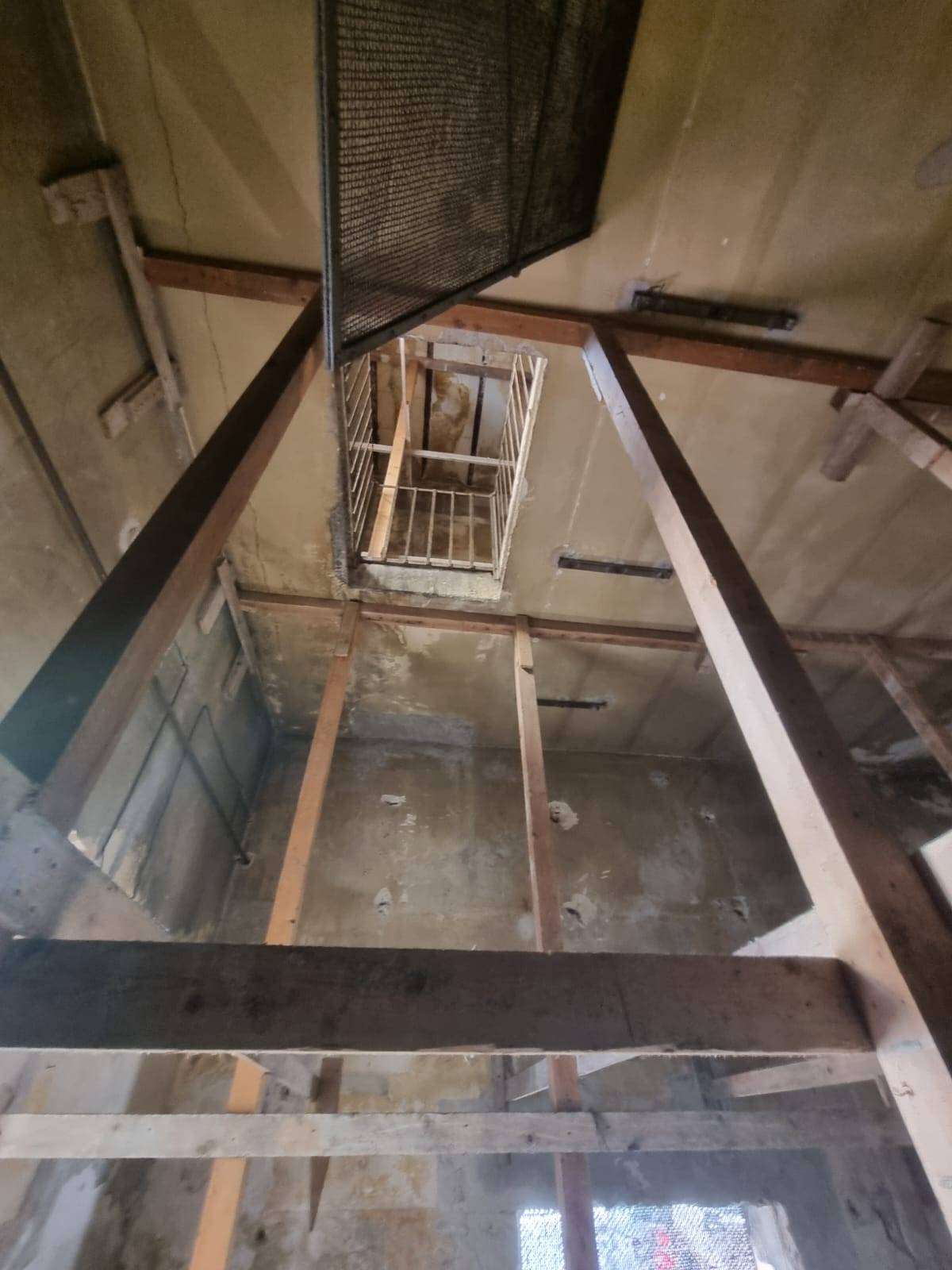 Deposito in vendita a Taranto