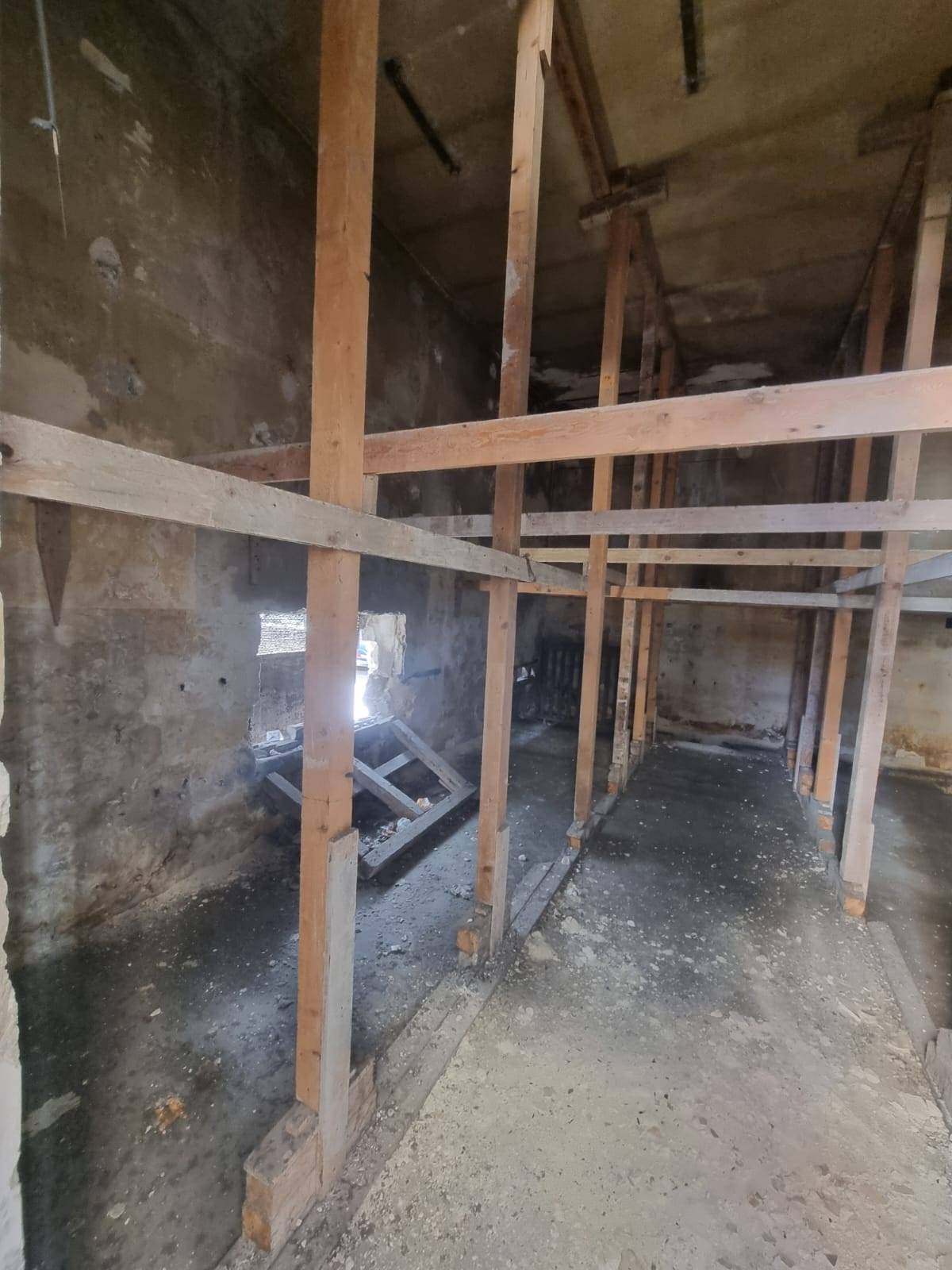 Deposito in vendita a Taranto