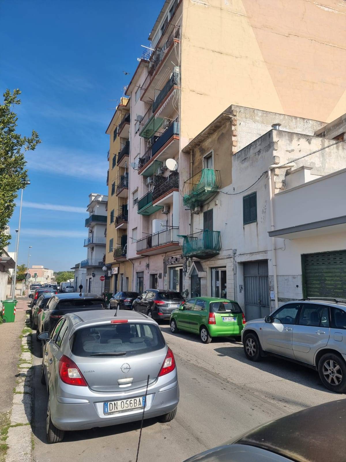 Locale commerciale in vendita a Taranto, Corvisea