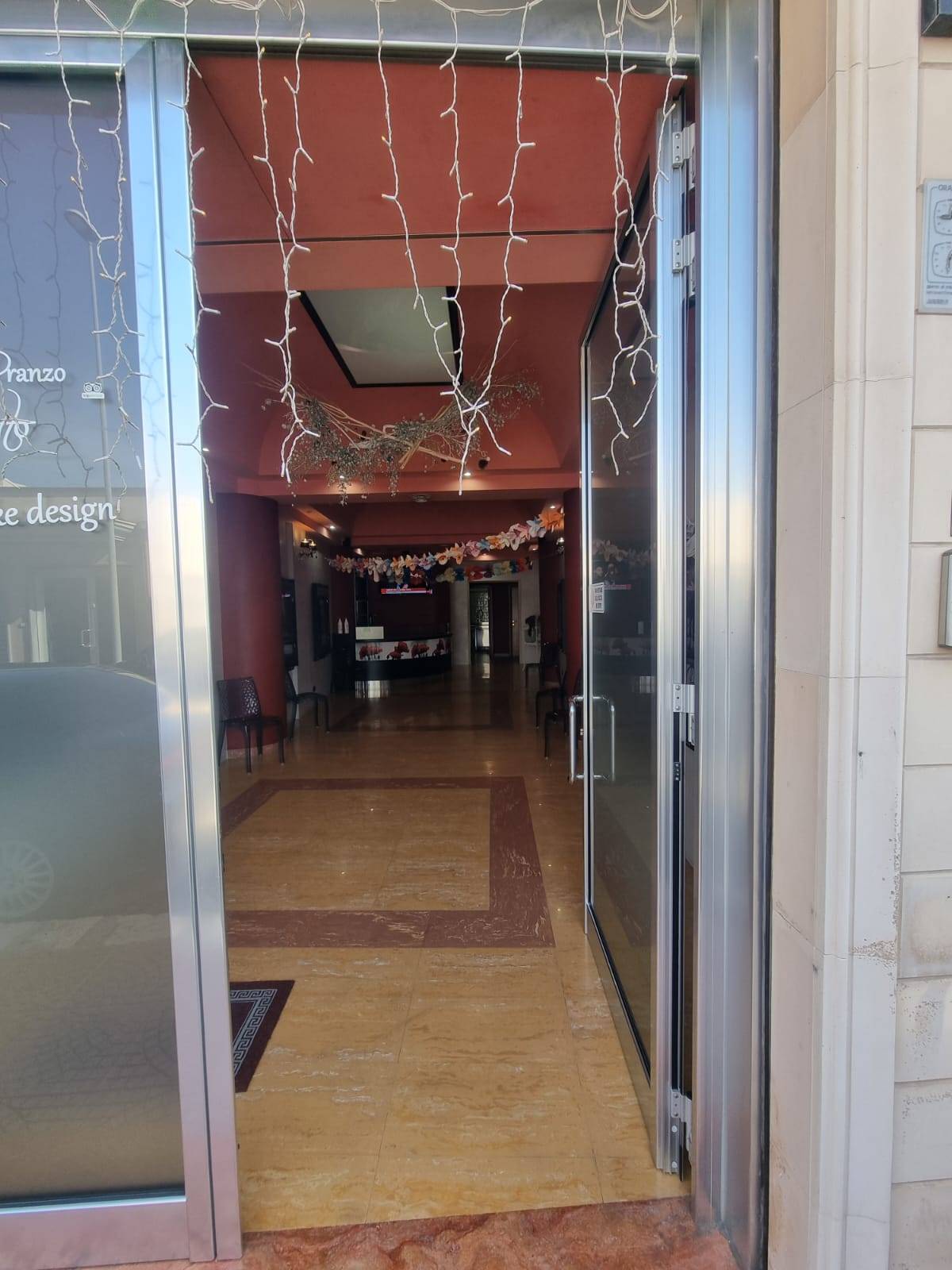 Locale commerciale in vendita a Taranto, Corvisea