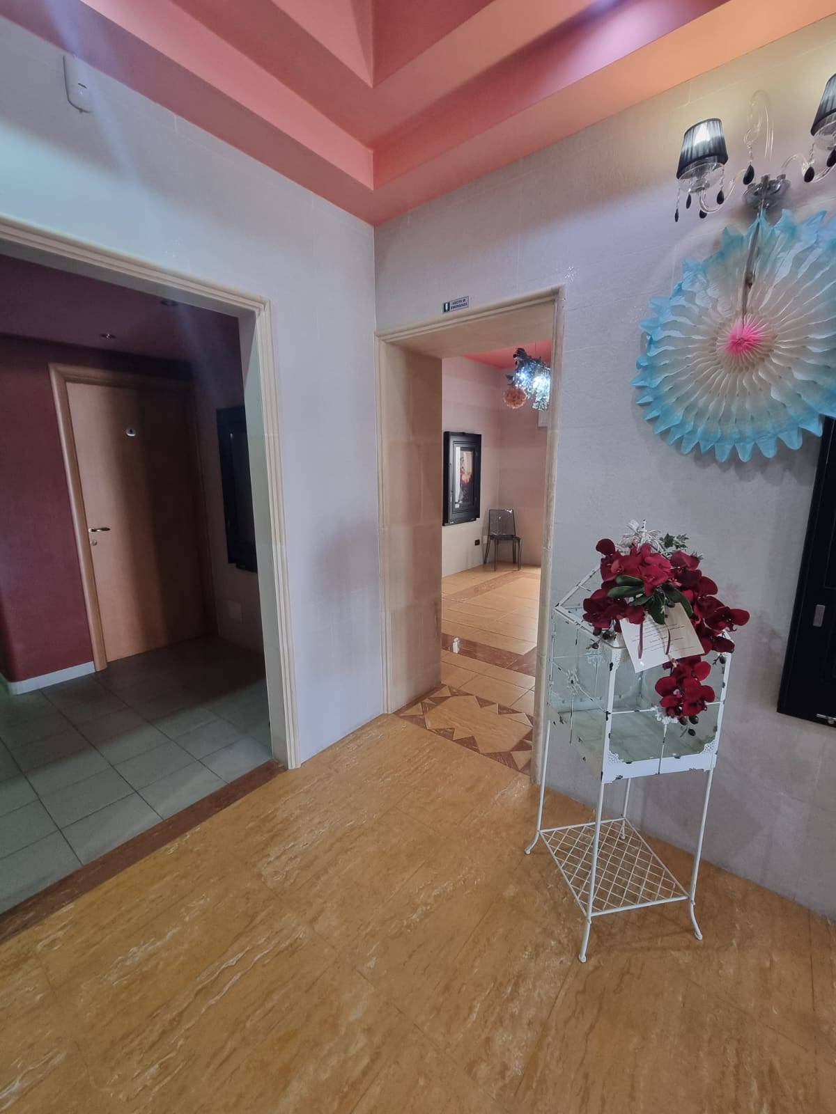 Locale commerciale in vendita a Taranto, Corvisea