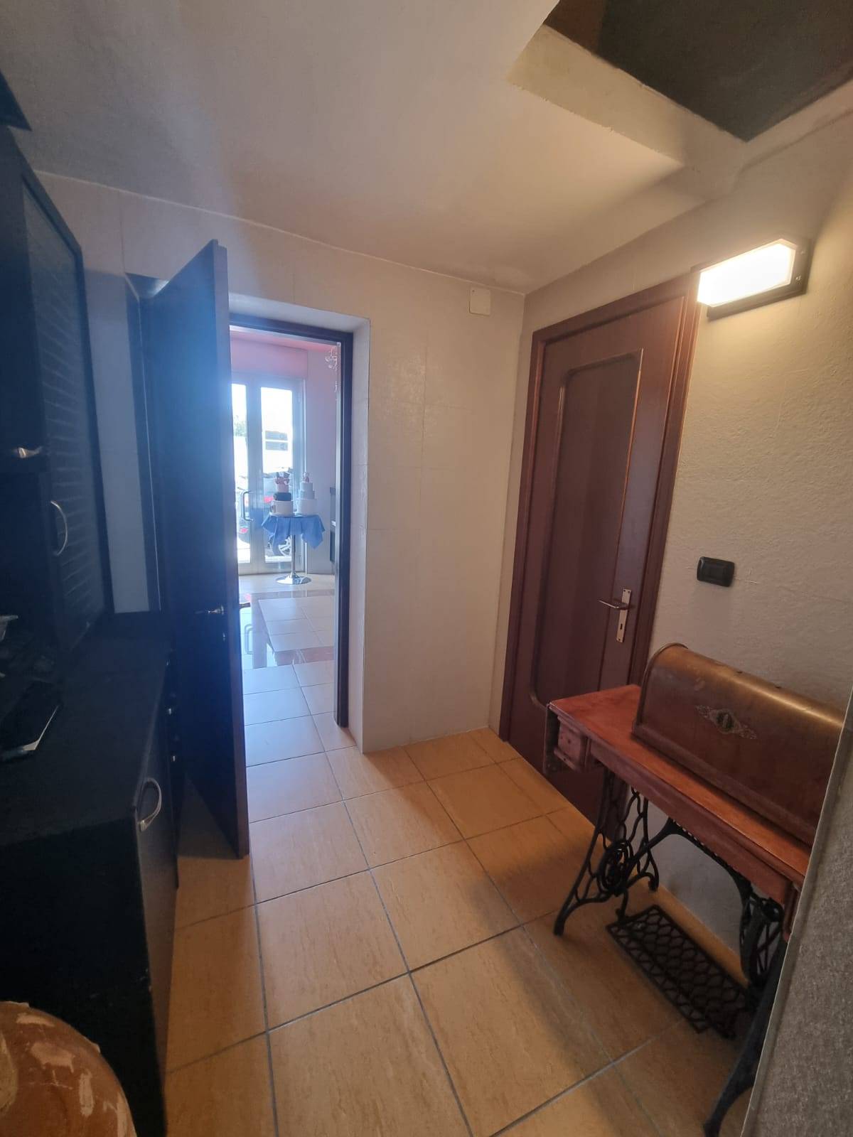 Locale commerciale in vendita a Taranto, Corvisea