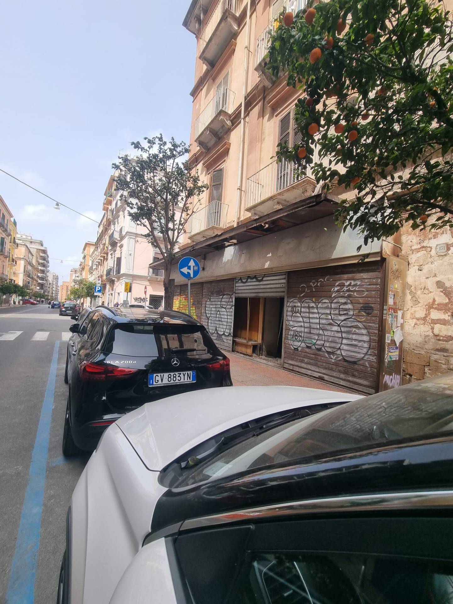 Locale commerciale in vendita a Taranto, Borgo