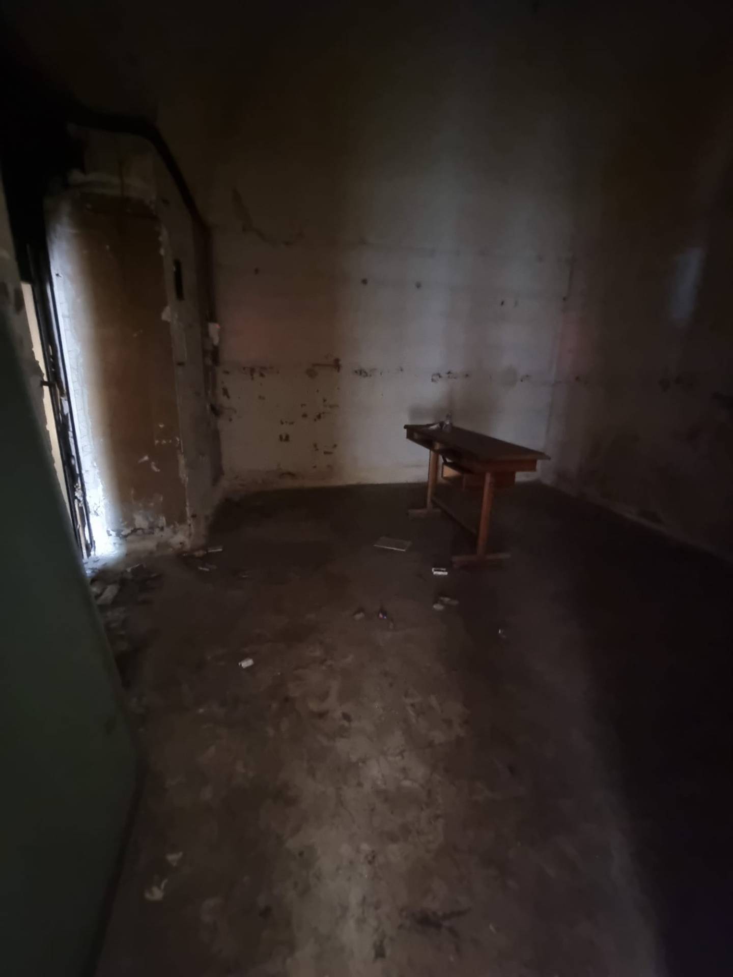 Locale commerciale in vendita a Taranto, Borgo