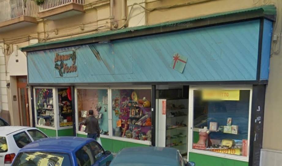 Locale commerciale in vendita a Taranto, Borgo