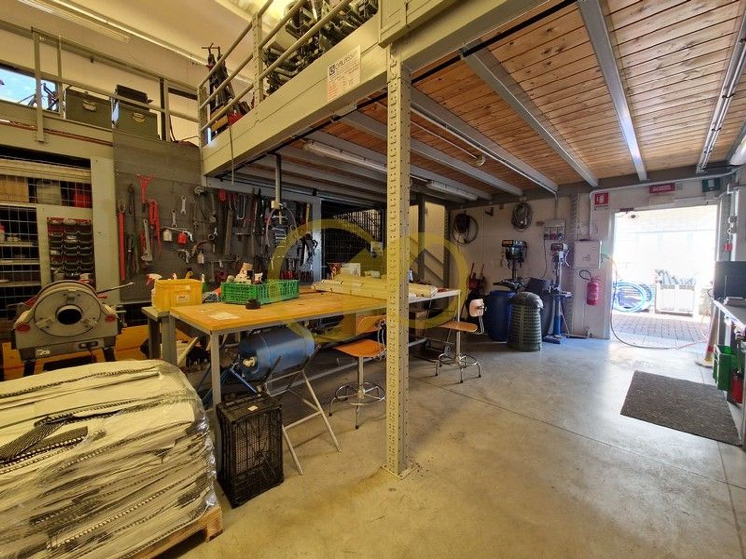 Capannone in vendita a Montecosaro