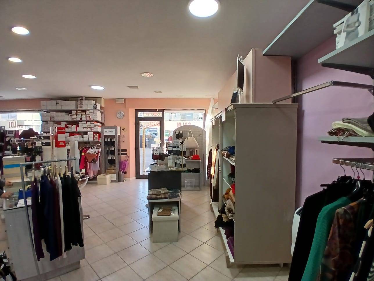 Attivit commerciale in vendita a Fermo
