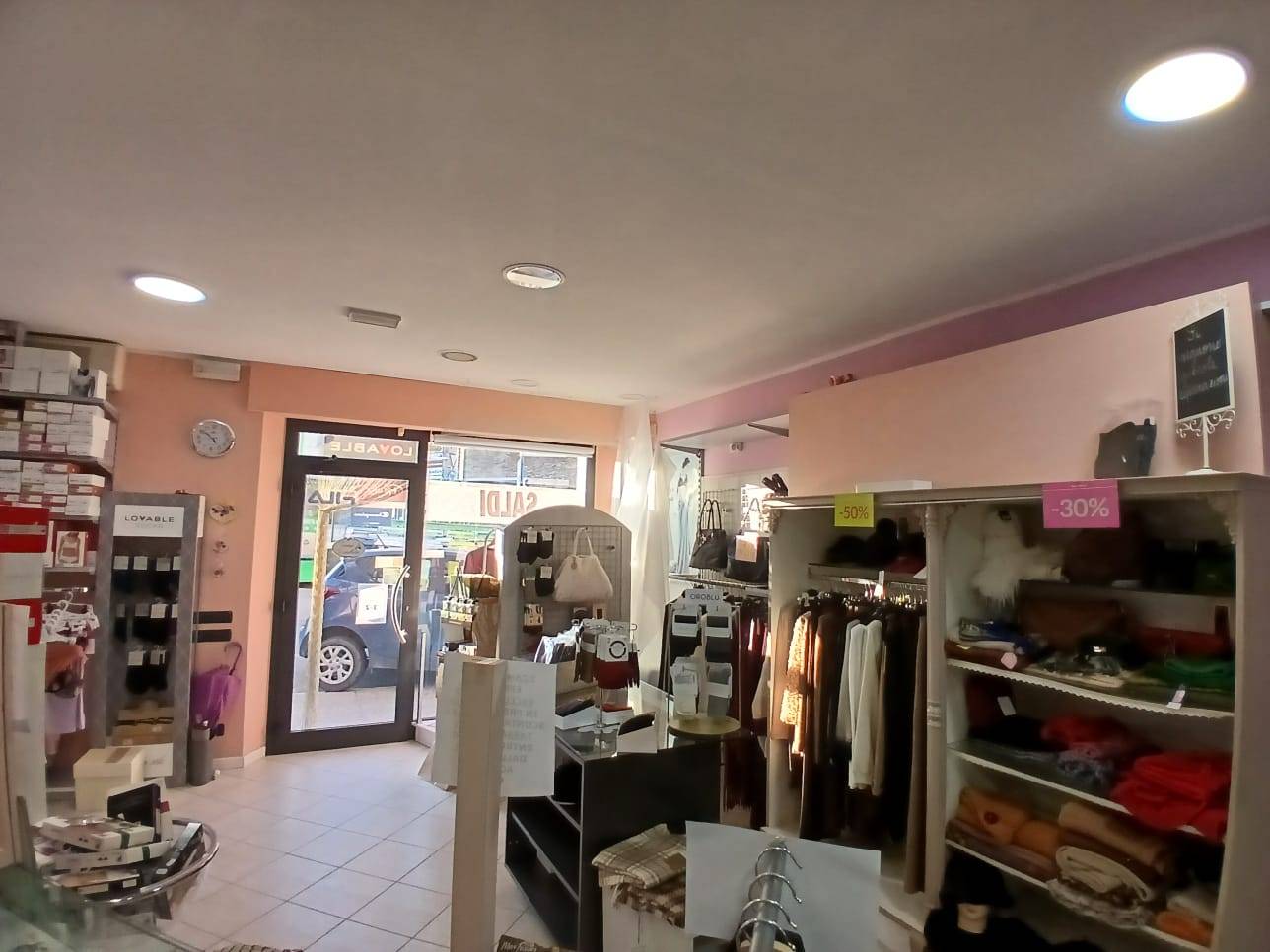 Attivit commerciale in vendita a Fermo