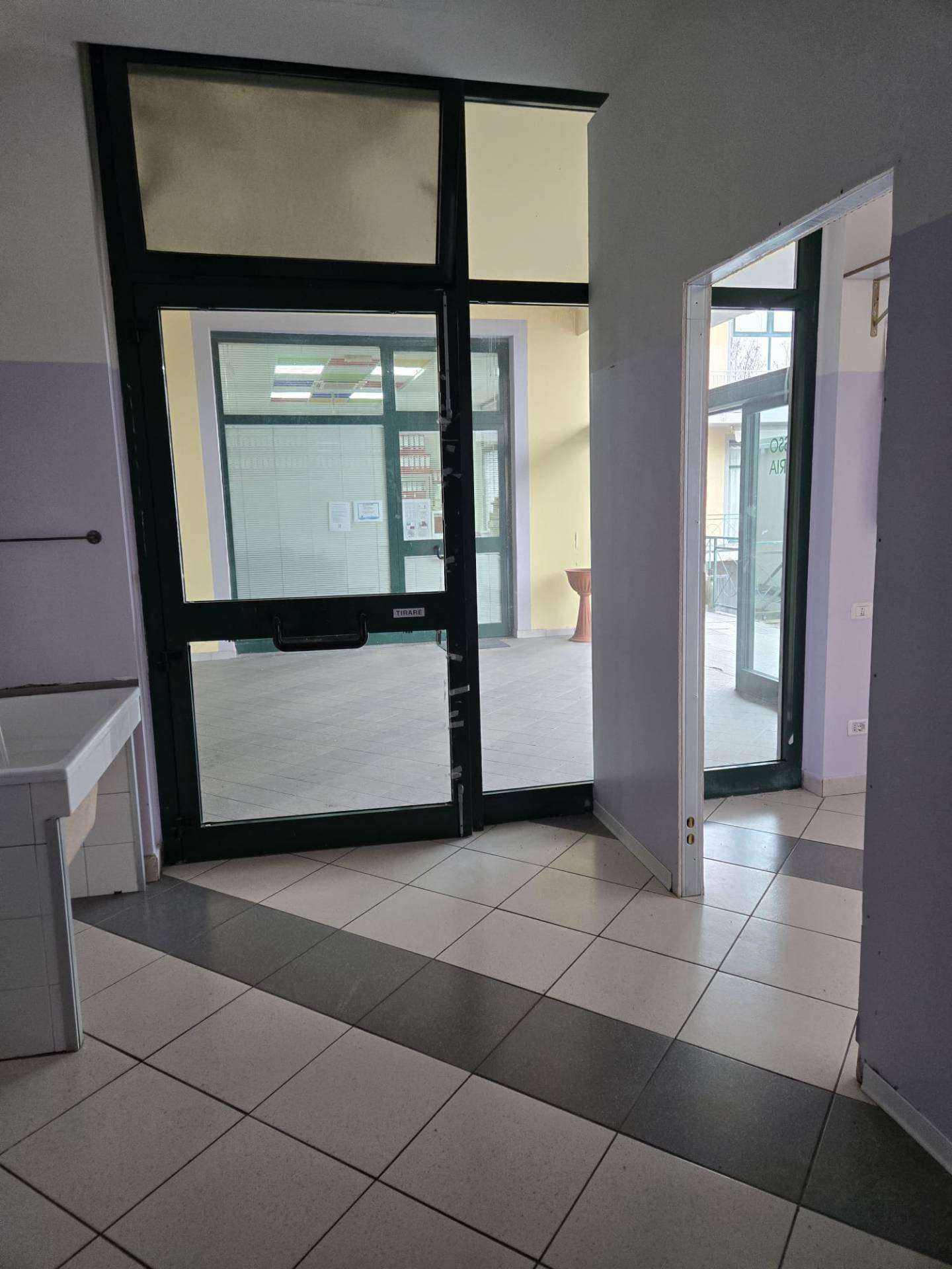 Locale commerciale in vendita a Civitanova Marche, civitanova marche