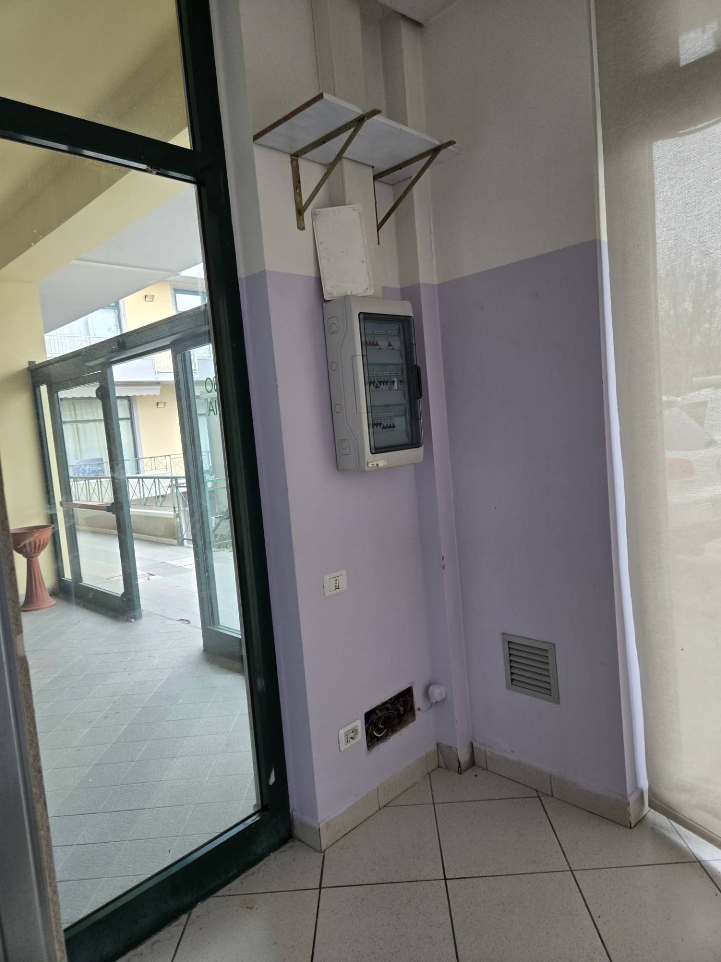 Locale commerciale in vendita a Civitanova Marche, civitanova marche