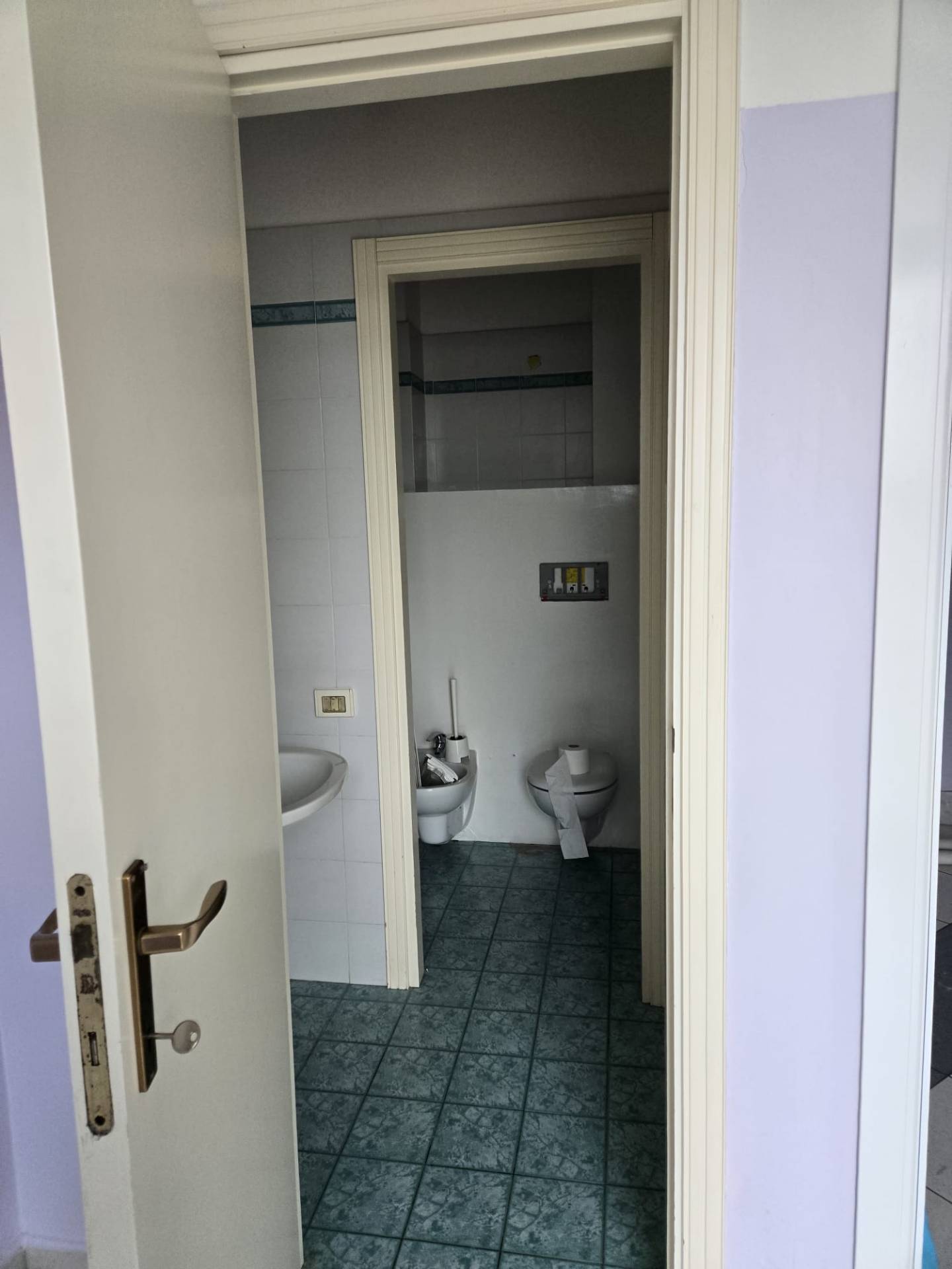 Locale commerciale in vendita a Civitanova Marche, civitanova marche